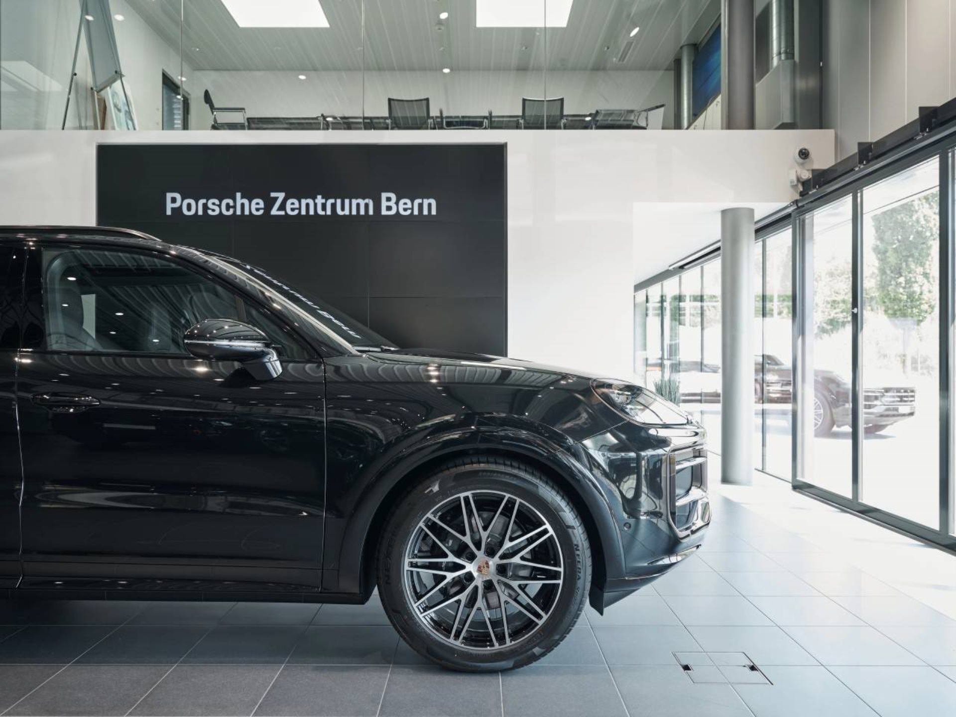 PORSCHE Cayenne Black Edition-image-11