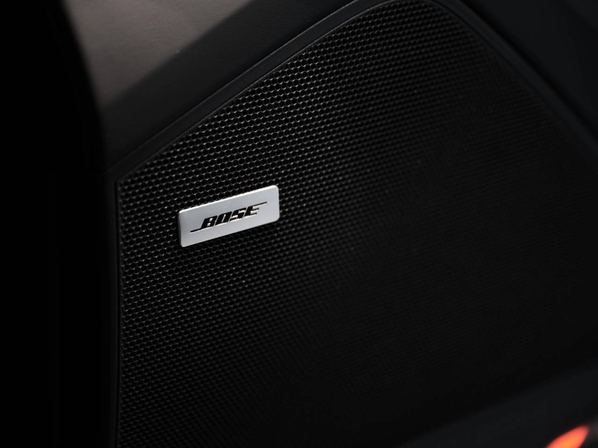 PORSCHE Cayenne Black Edition-image-28