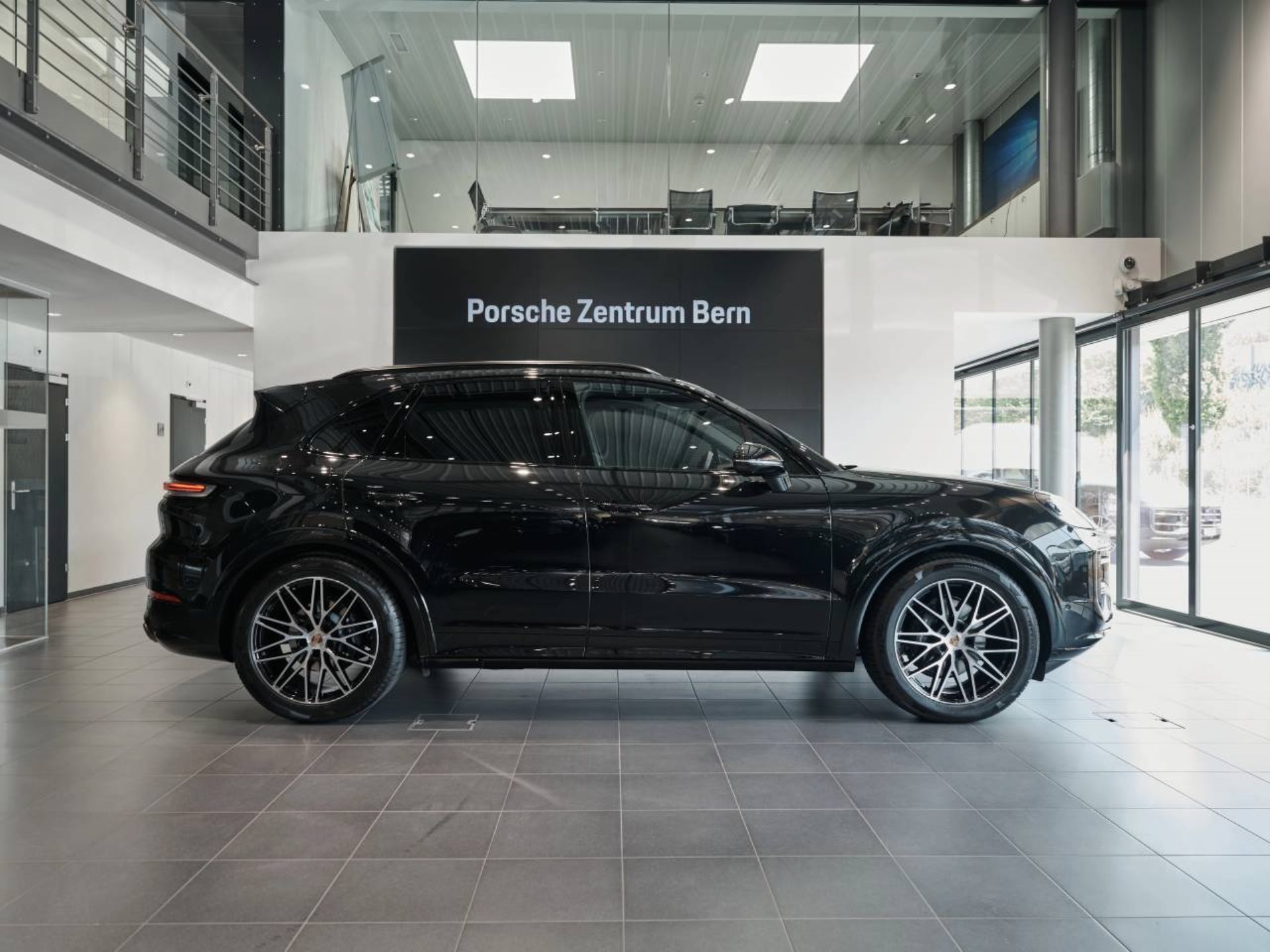 PORSCHE Cayenne Black Edition-image-1