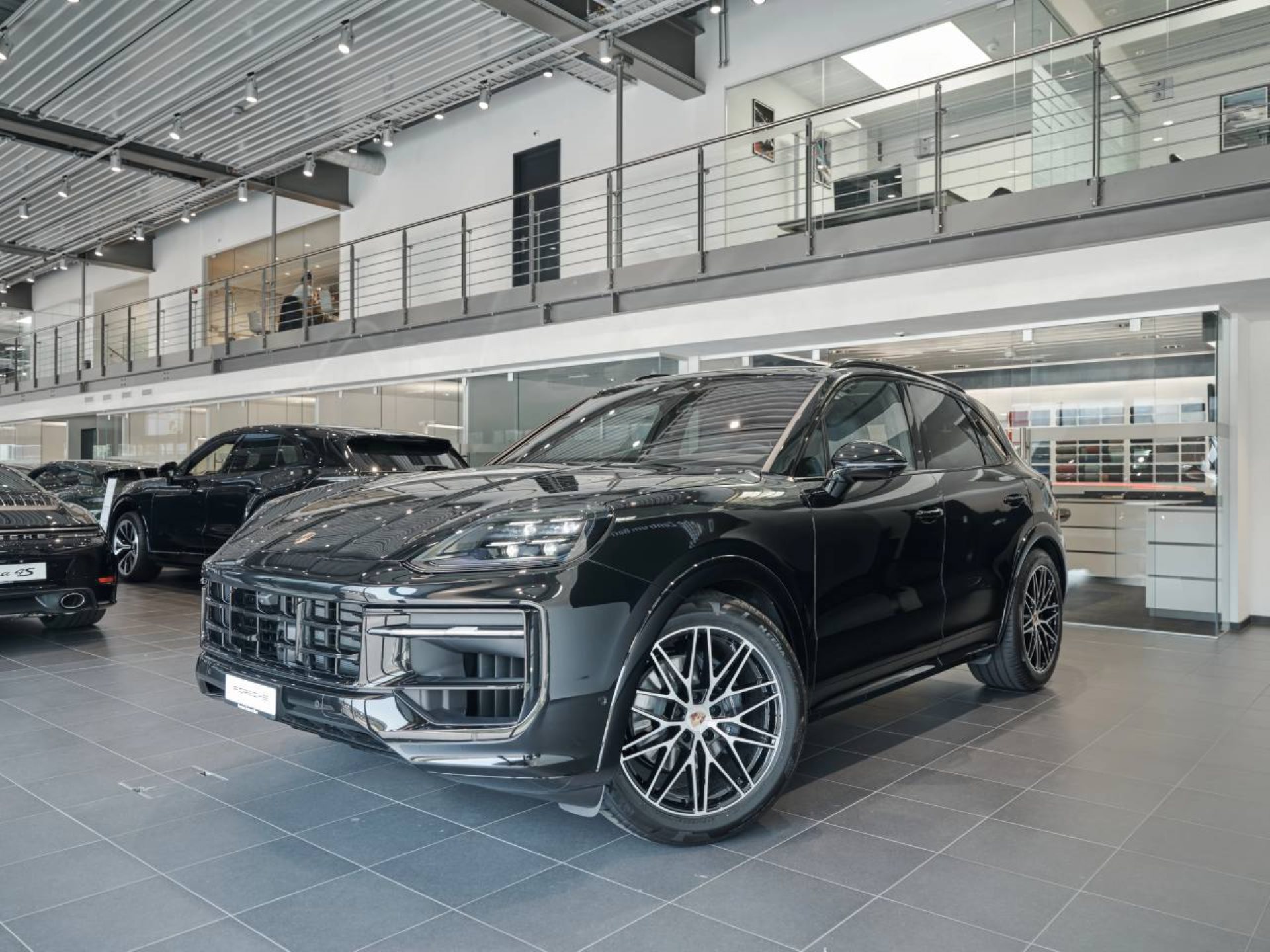 PORSCHE Cayenne Black Edition-image-8