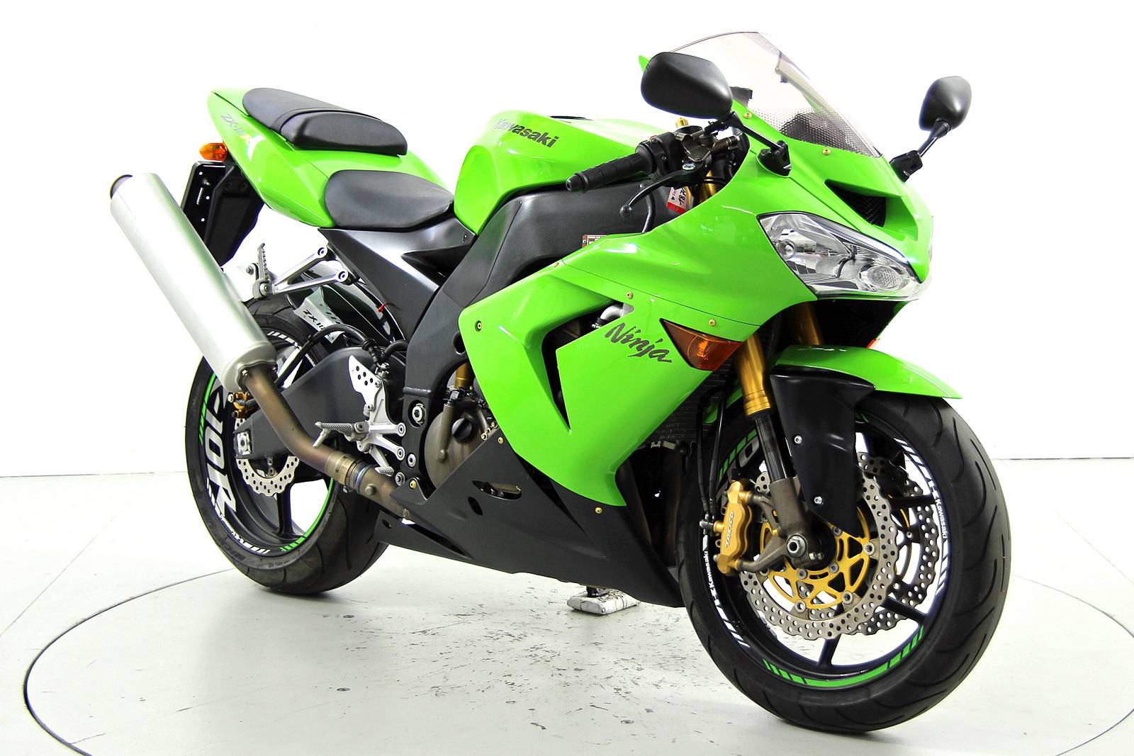 KAWASAKI Ninja ZX-10R-showroom-element-1