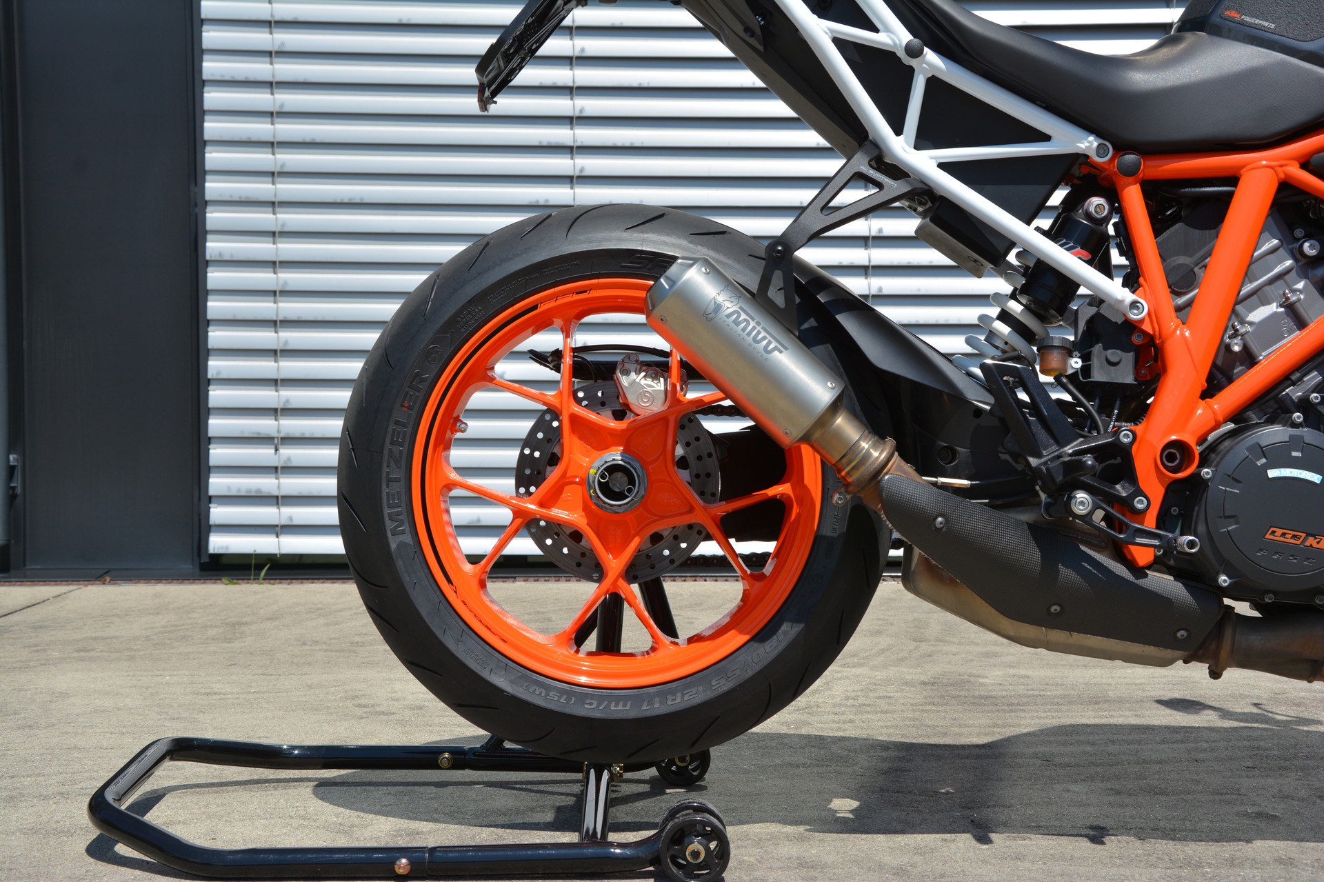 KTM 1290 Super Duke R-image-9