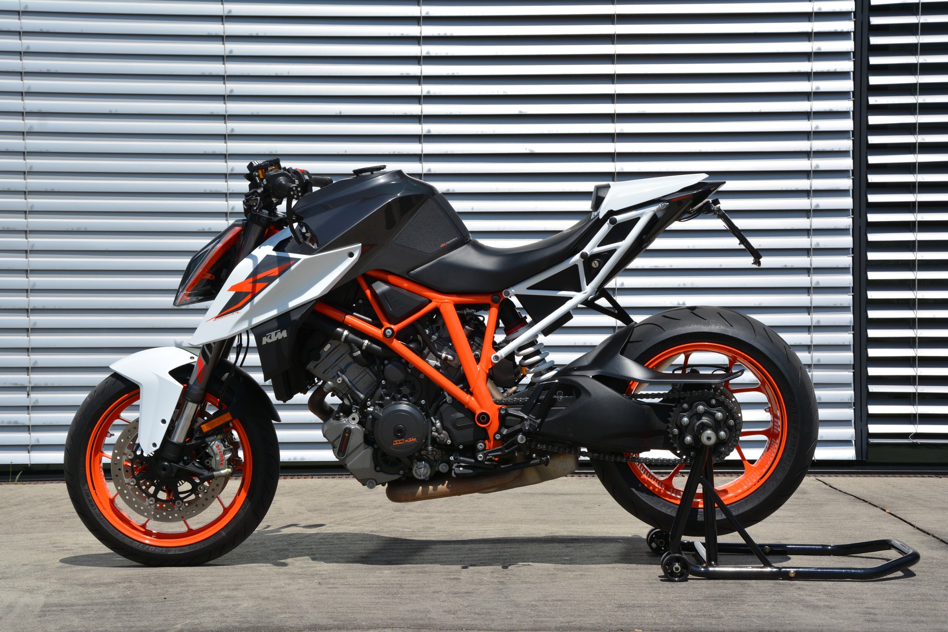 KTM 1290 Super Duke R-image-4