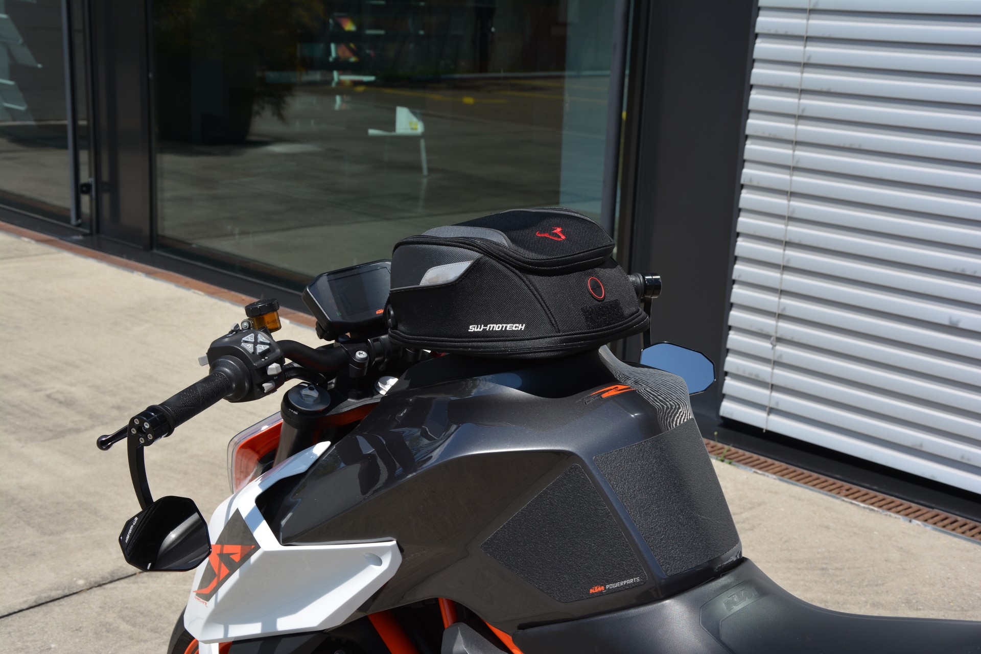 KTM 1290 Super Duke R-image-7