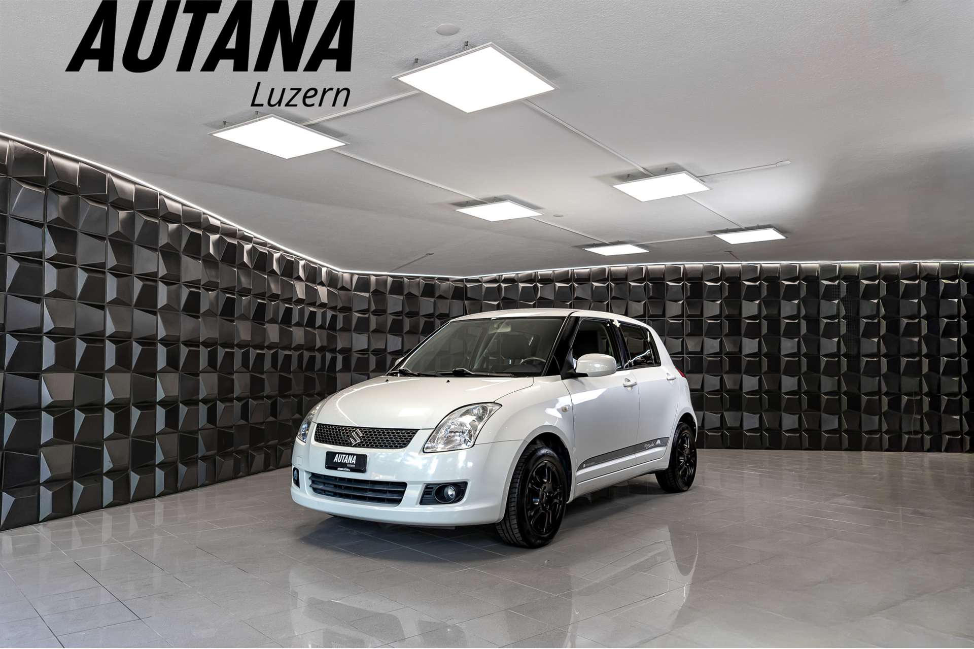 SUZUKI Swift 1.3i 16V GL Top Piz Sulai LE 4x4