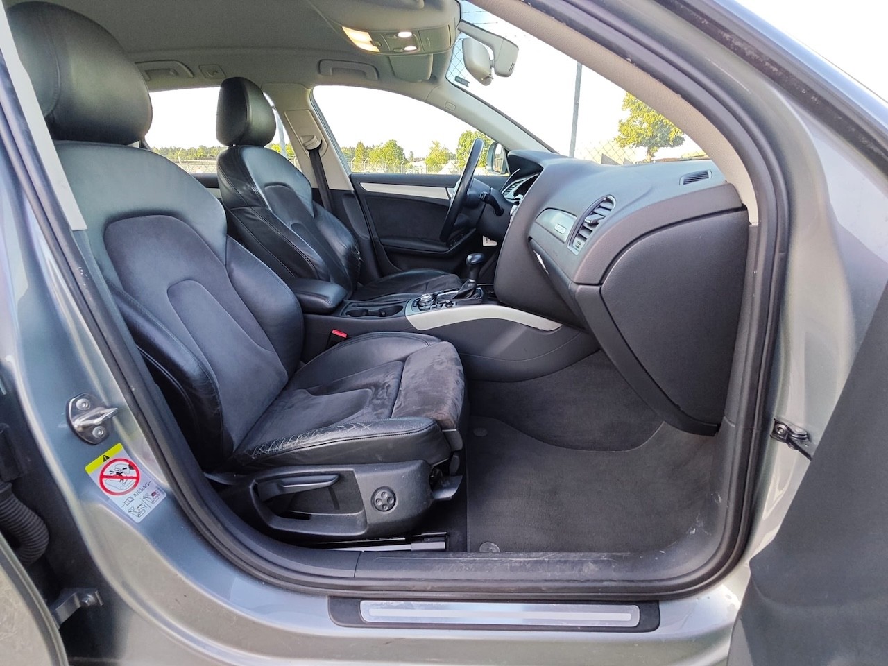 AUDI A4 Avant 3.0 TDI quattro tiptronic-image-12