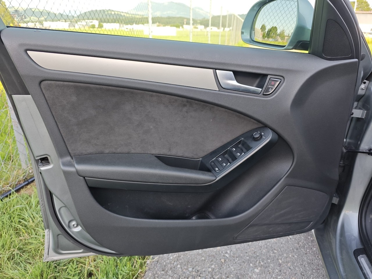 AUDI A4 Avant 3.0 TDI quattro tiptronic-image-24