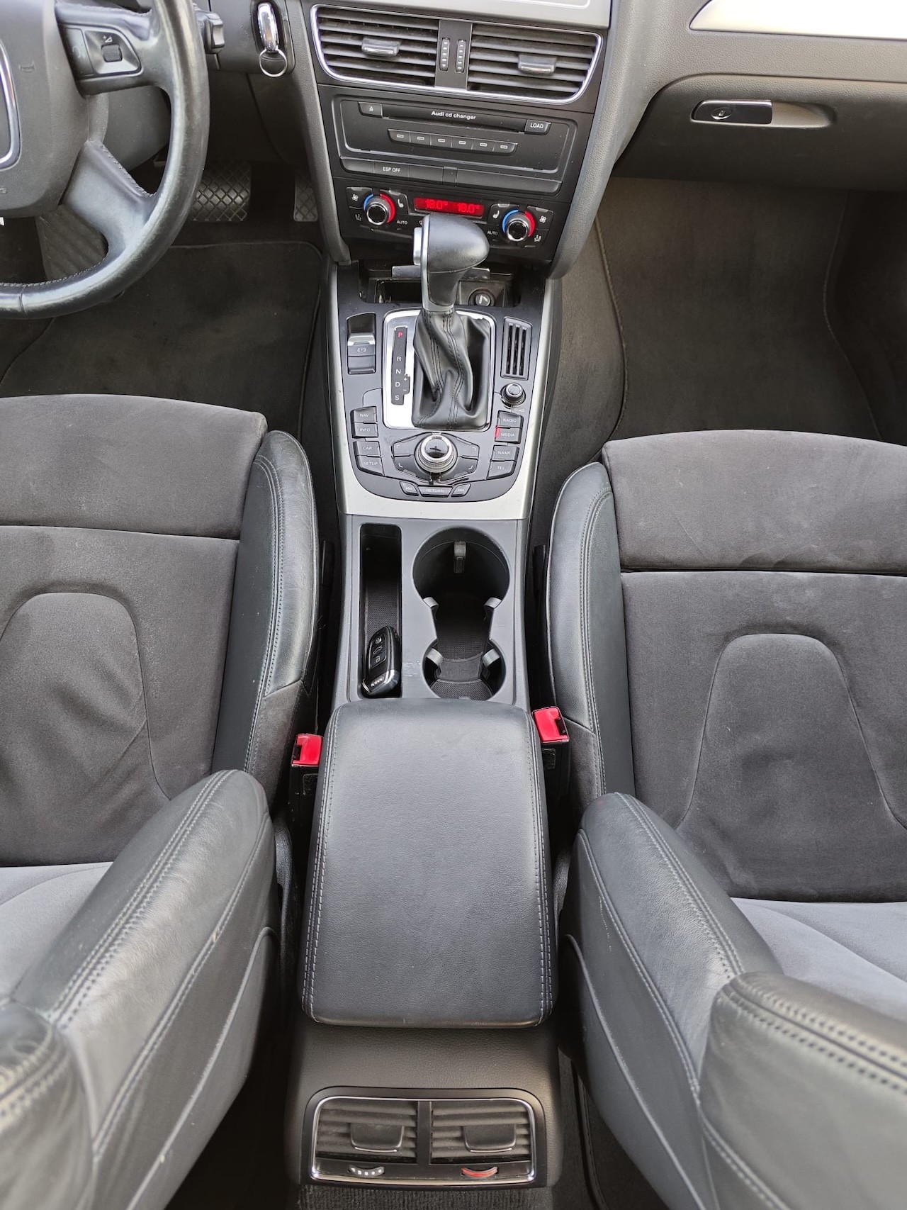 AUDI A4 Avant 3.0 TDI quattro tiptronic-image-19