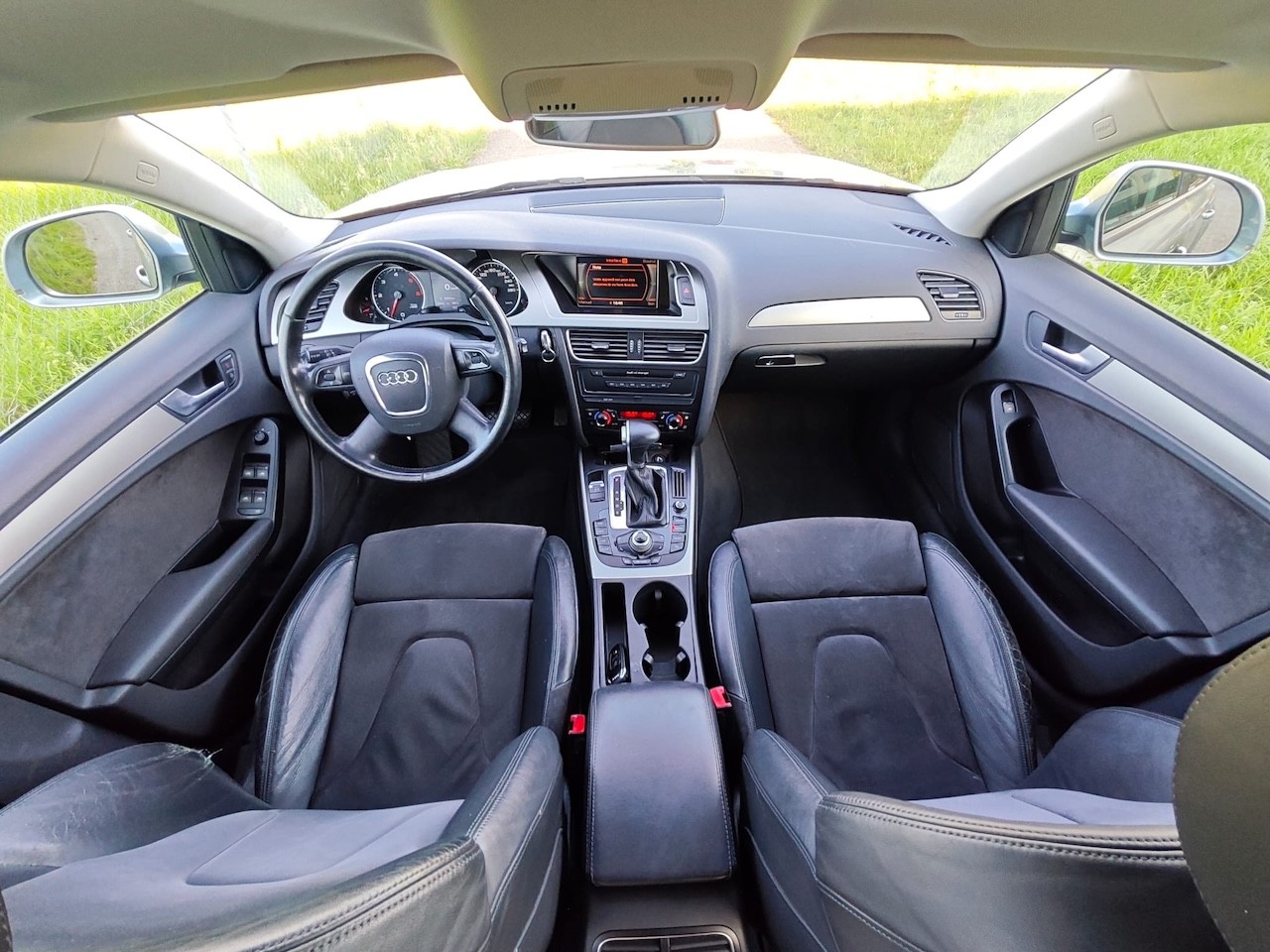 AUDI A4 Avant 3.0 TDI quattro tiptronic-image-11