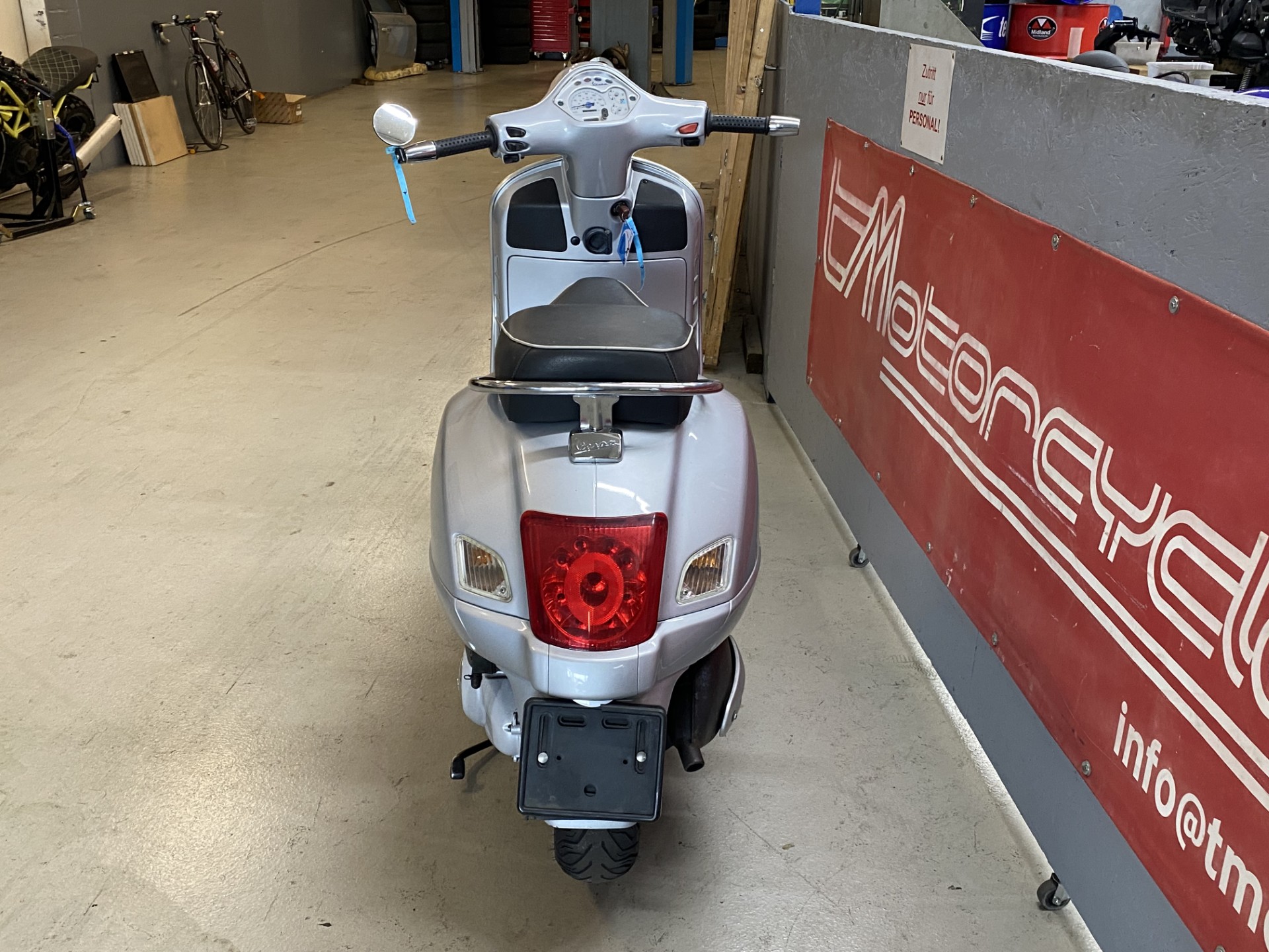 PIAGGIO Vespa 200 GT-image-2