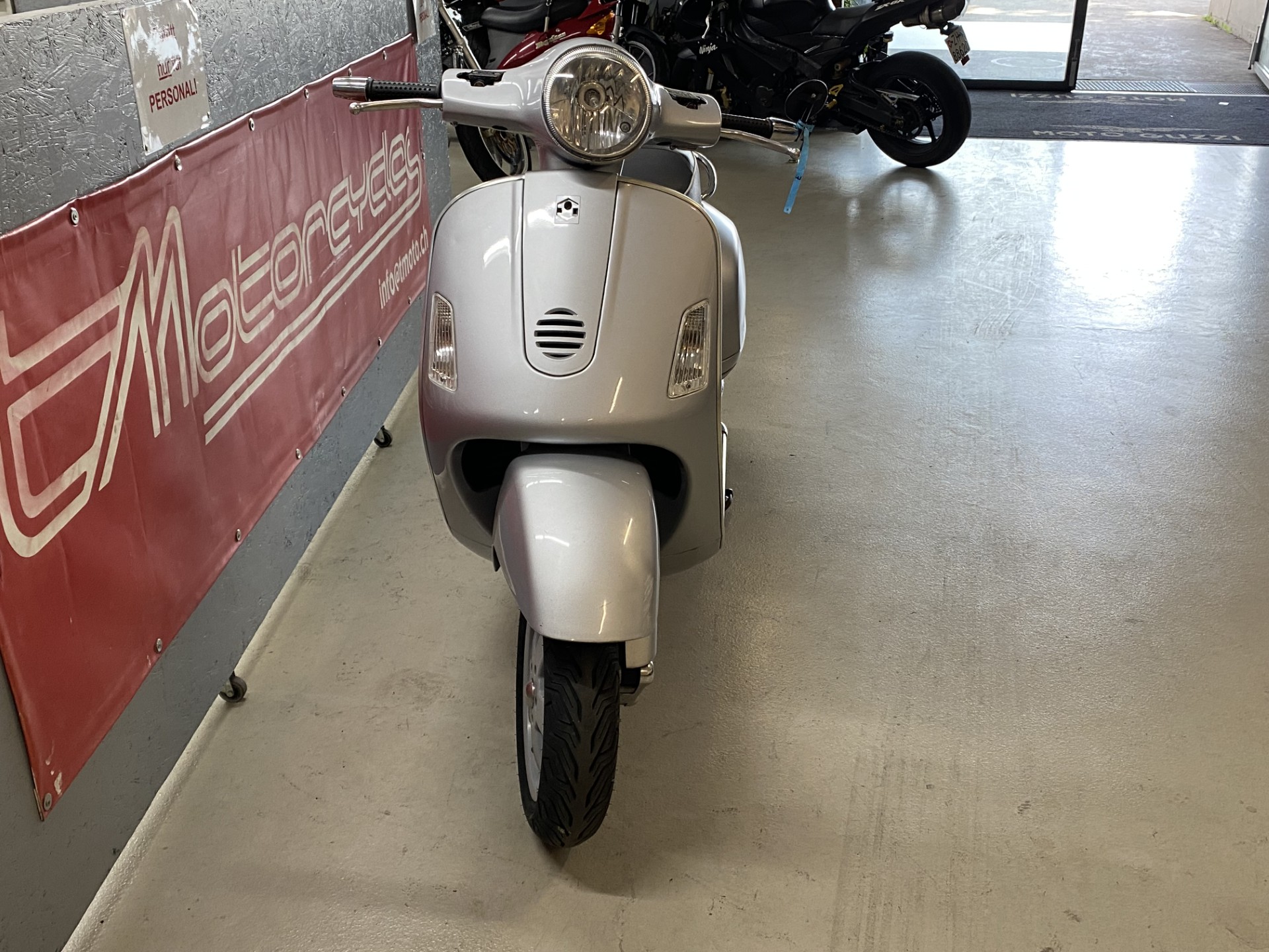 PIAGGIO Vespa 200 GT-image-1