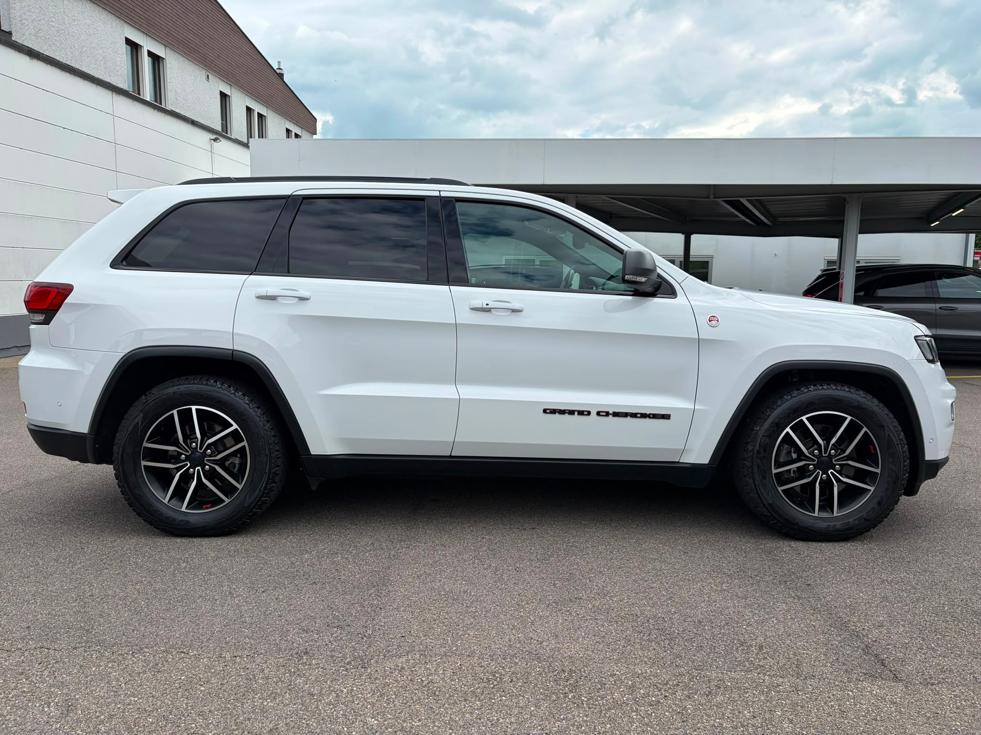 JEEP Grand Cherokee 3.0 CRD Trailhawk Automatic-image-4
