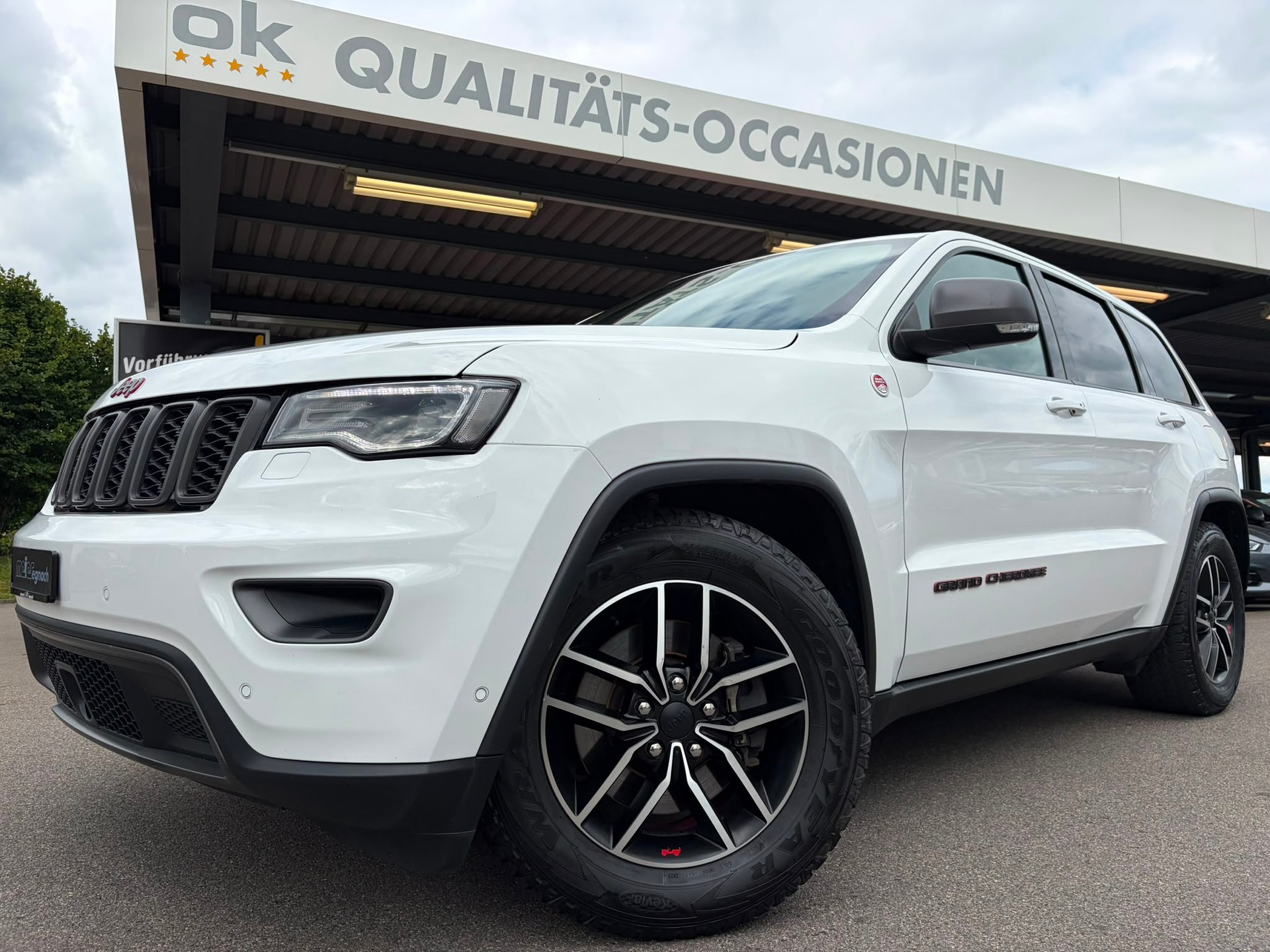 JEEP Grand Cherokee 3.0 CRD Trailhawk Automatic-image-0