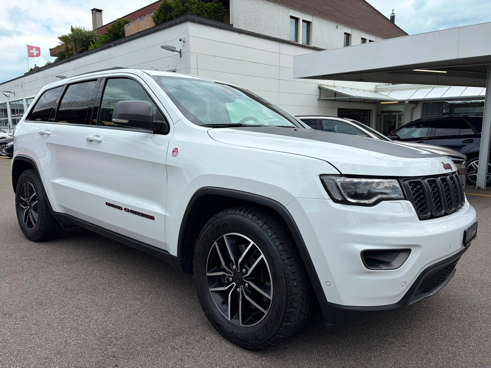 JEEP Grand Cherokee 3.0 CRD Trailhawk Automatic-image-2