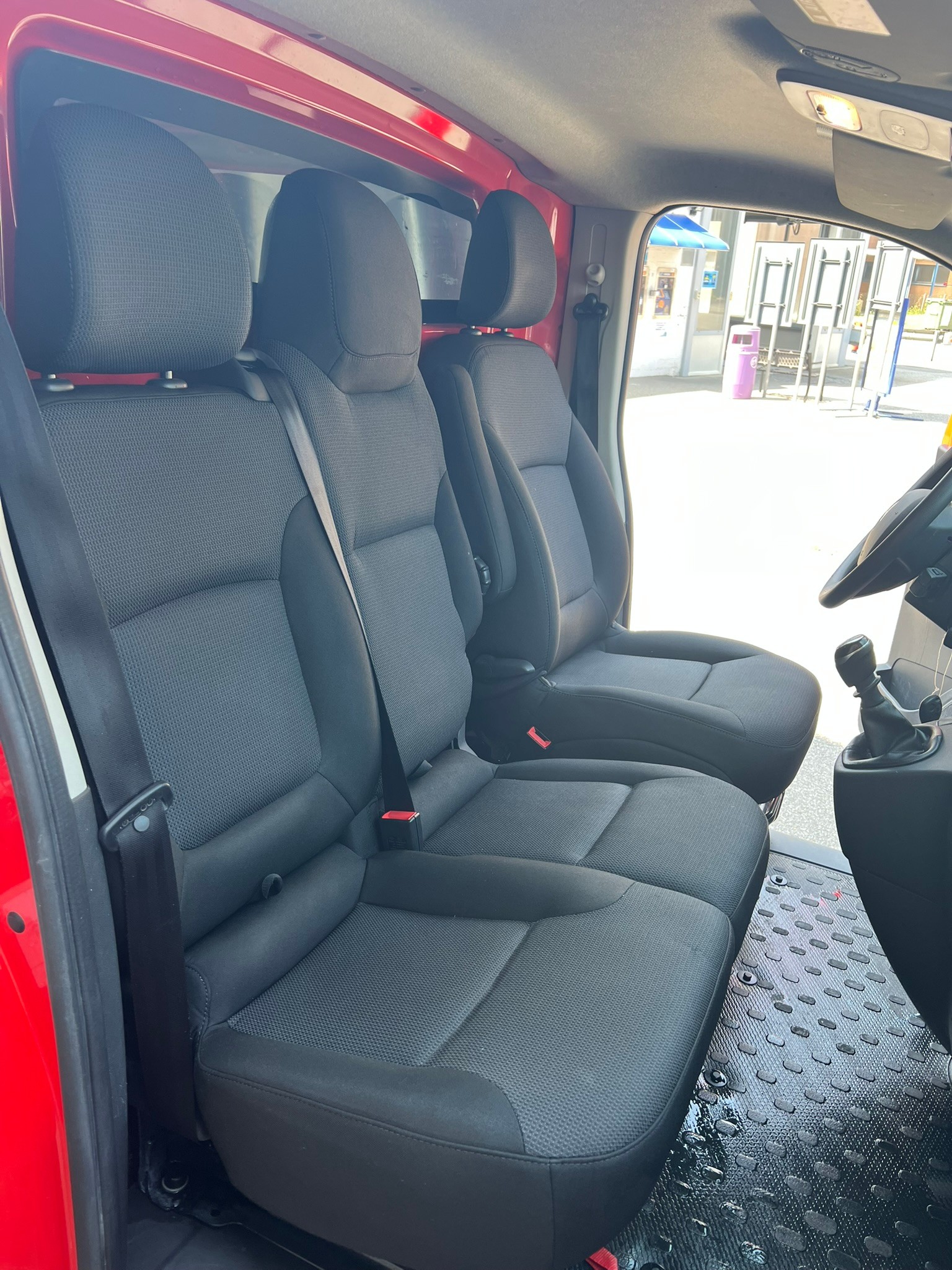 RENAULT Trafic 2.0 dCi 120 3.0t Business L1H1-image-7