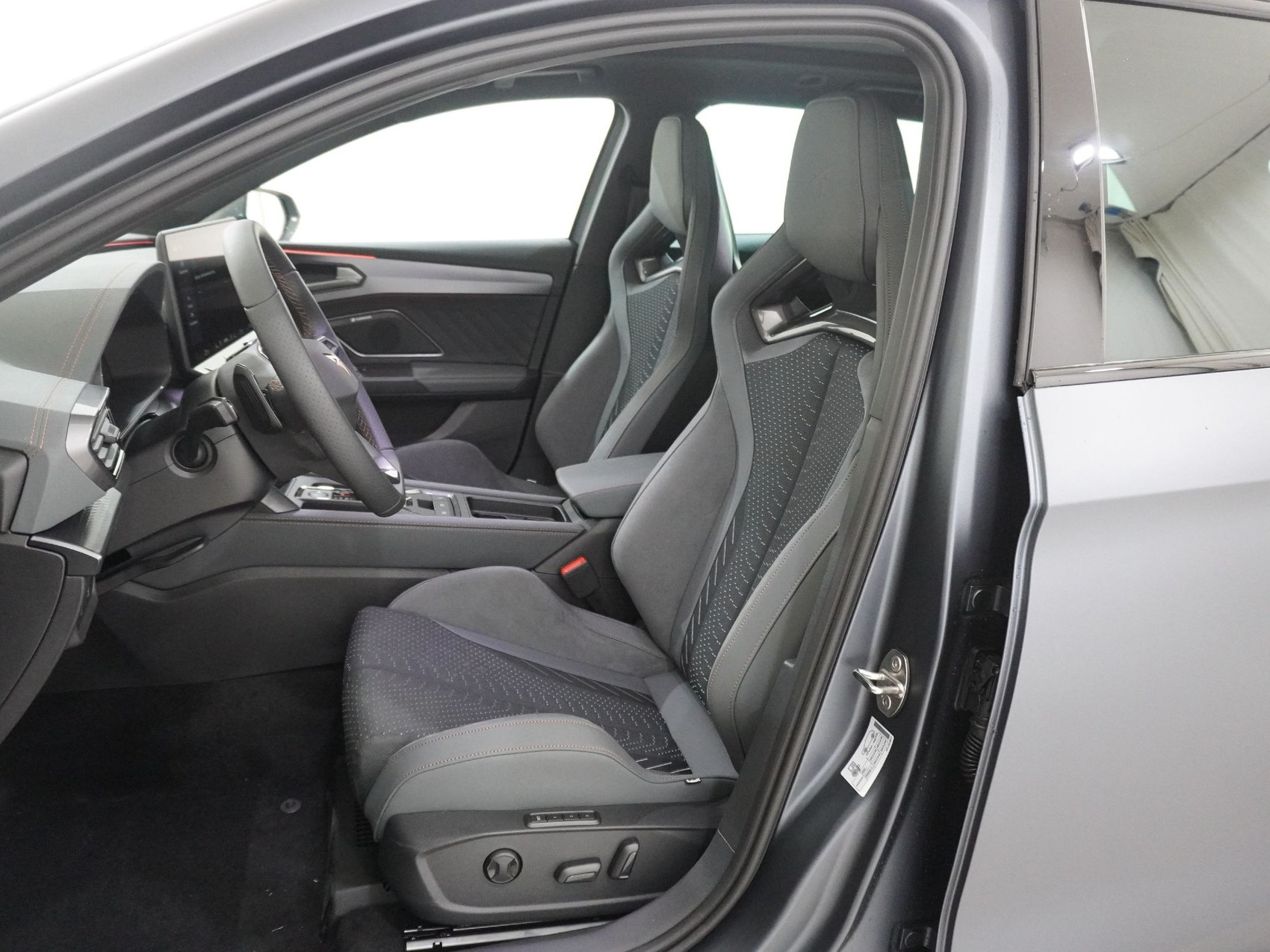 CUPRA Leon ST 2.0 TSI Extreme 4Drive DSG-image-15