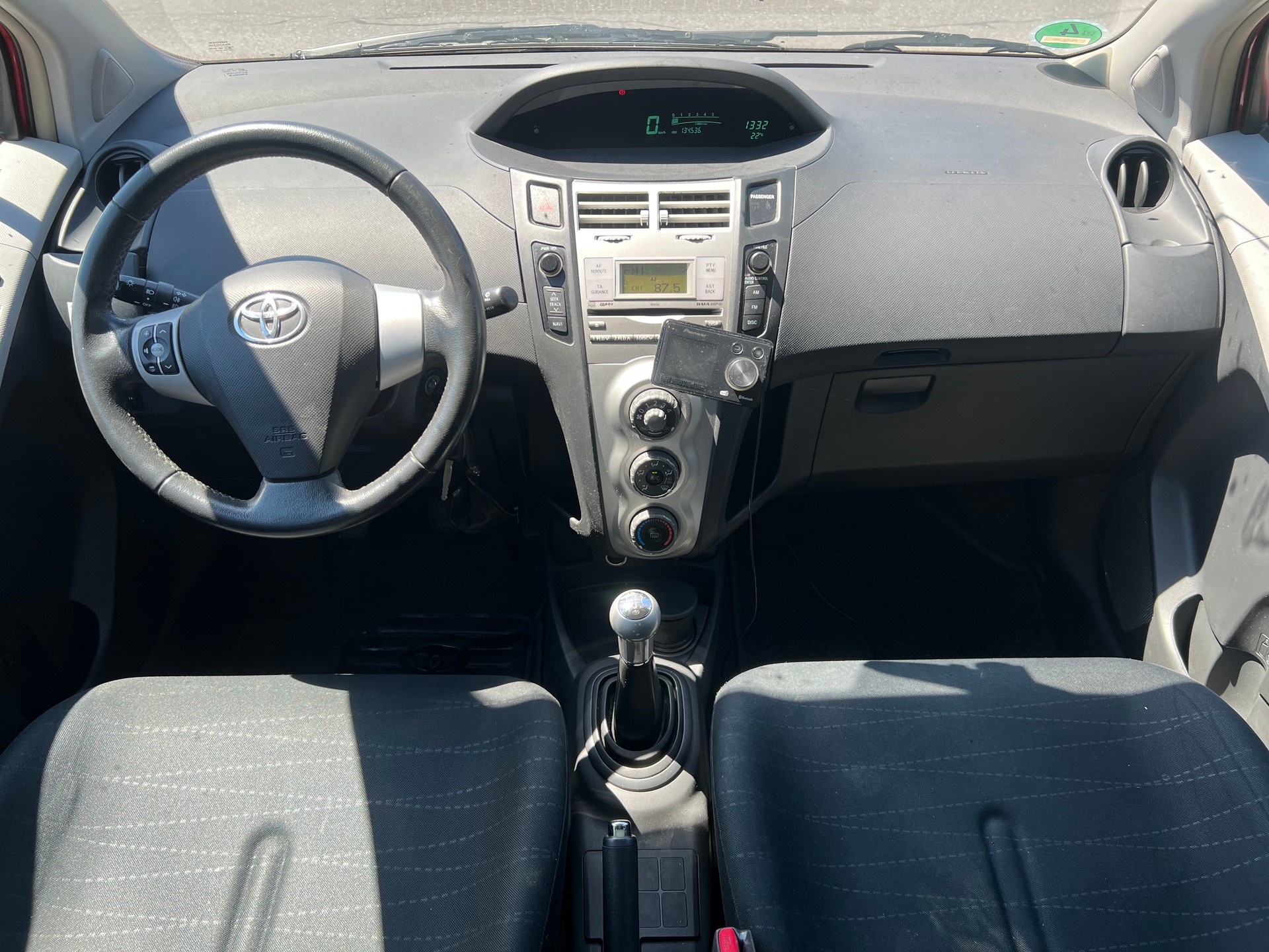TOYOTA Yaris 1.3 Linea Sol-image-12