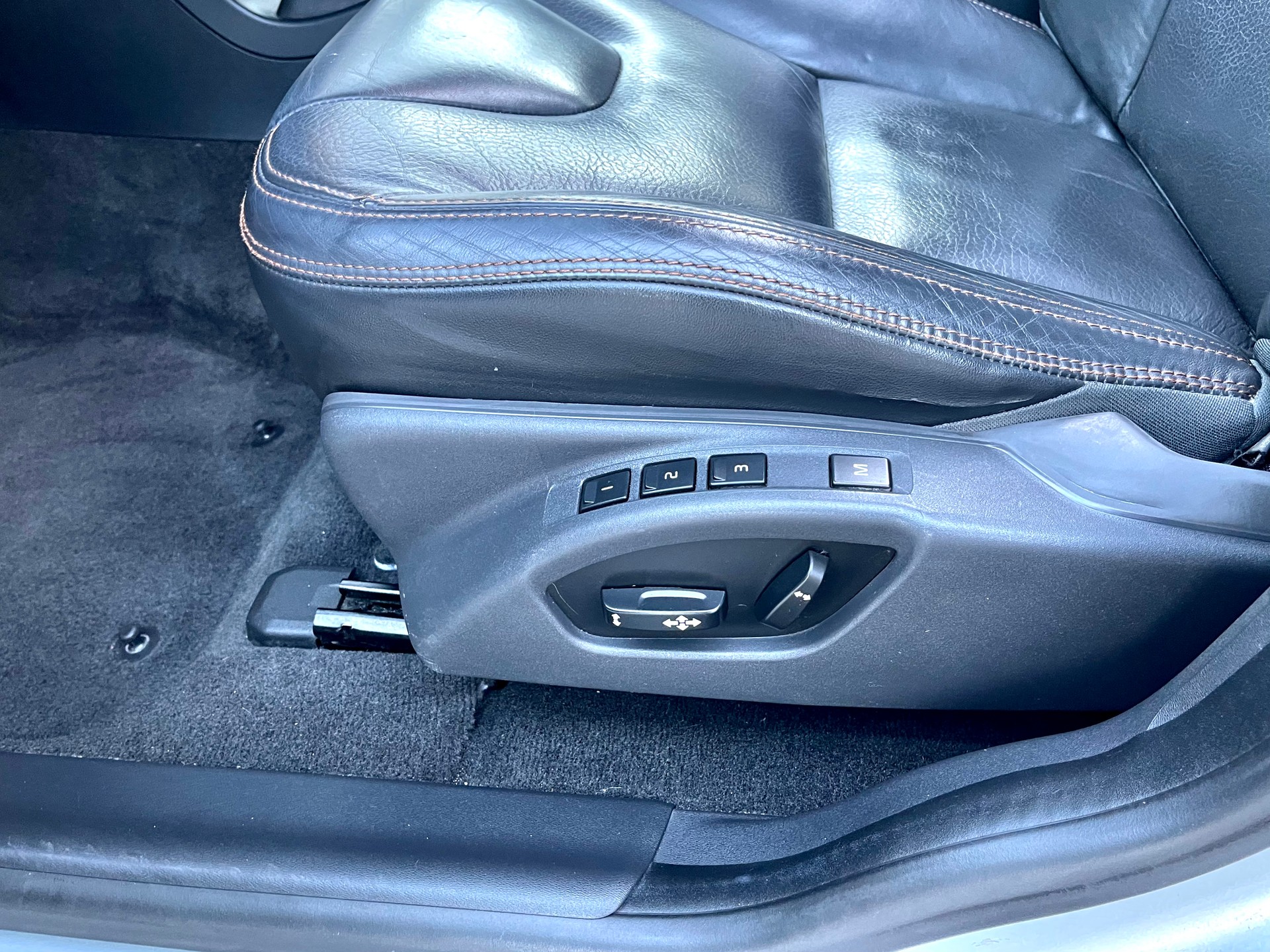 VOLVO XC60 D5 AWD Geartronic-image-4