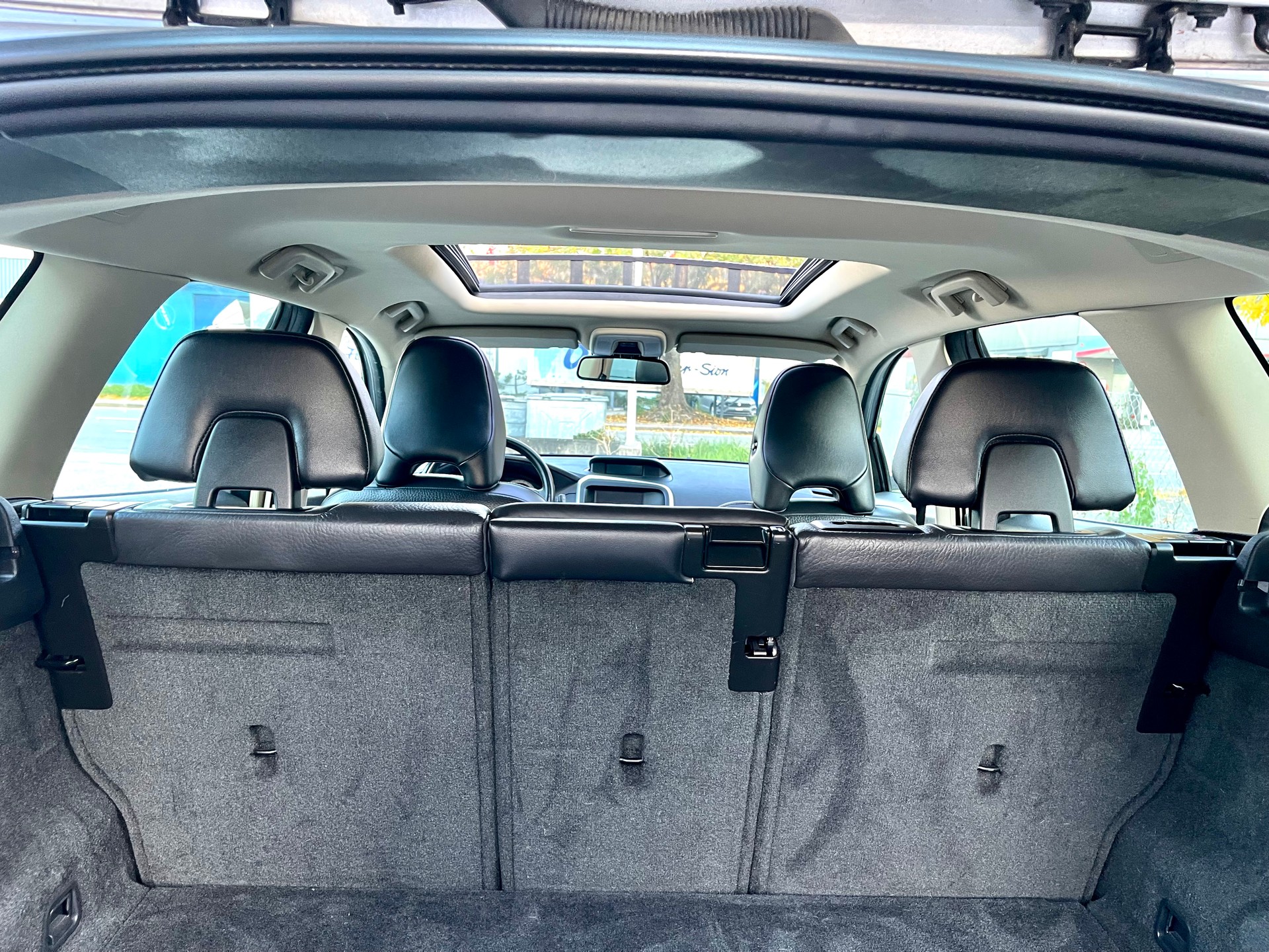 VOLVO XC60 D5 AWD Geartronic-image-12