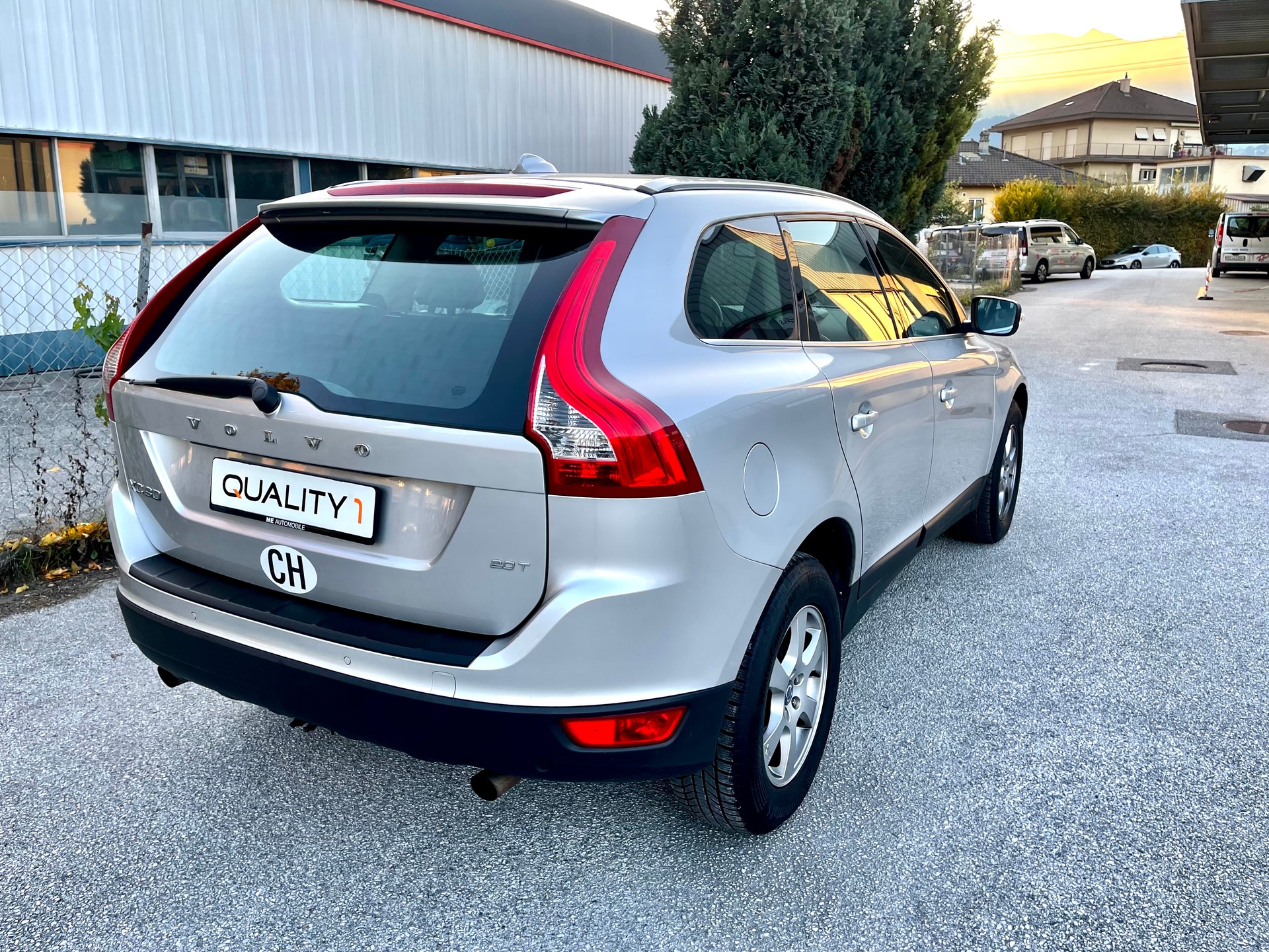 VOLVO XC60 D5 AWD Geartronic-image-17
