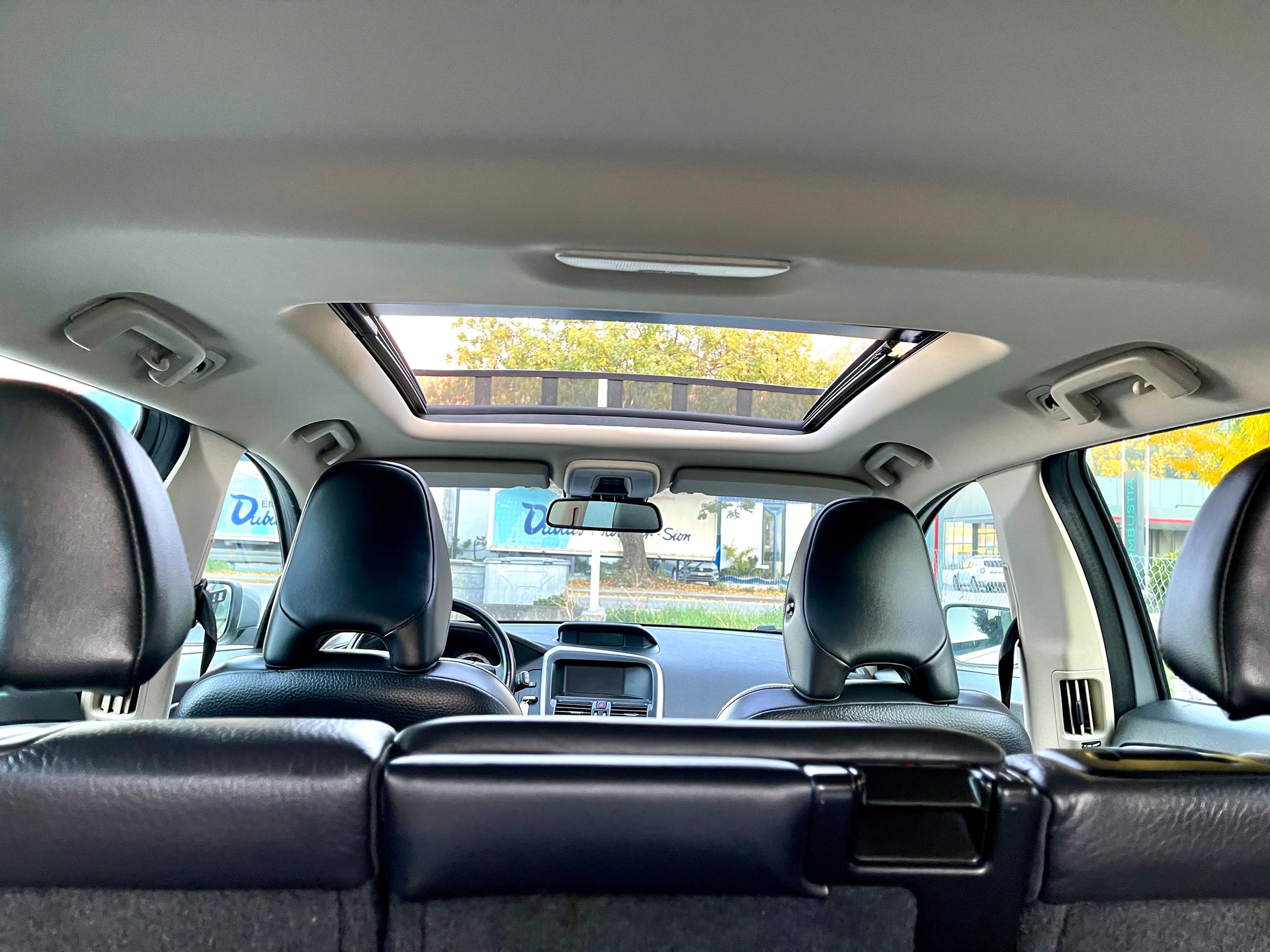 VOLVO XC60 D5 AWD Geartronic-image-9