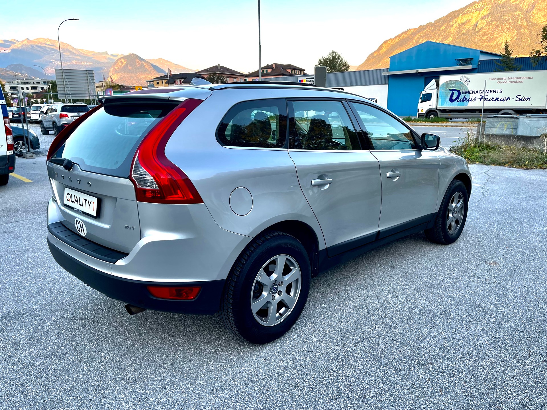 VOLVO XC60 D5 AWD Geartronic-image-13