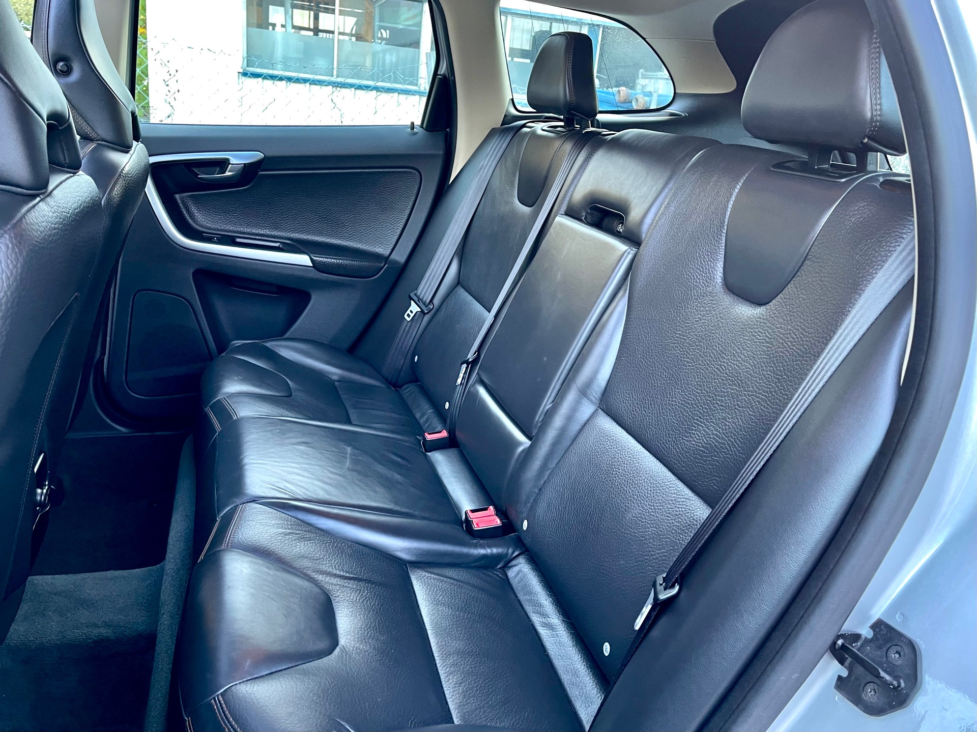 VOLVO XC60 D5 AWD Geartronic-image-7
