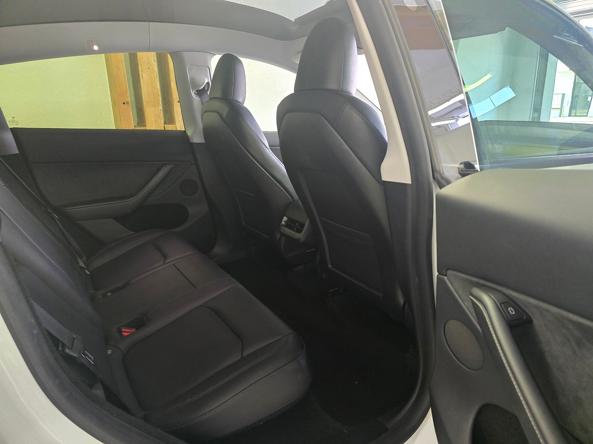 TESLA Model Y Long Range-image-9