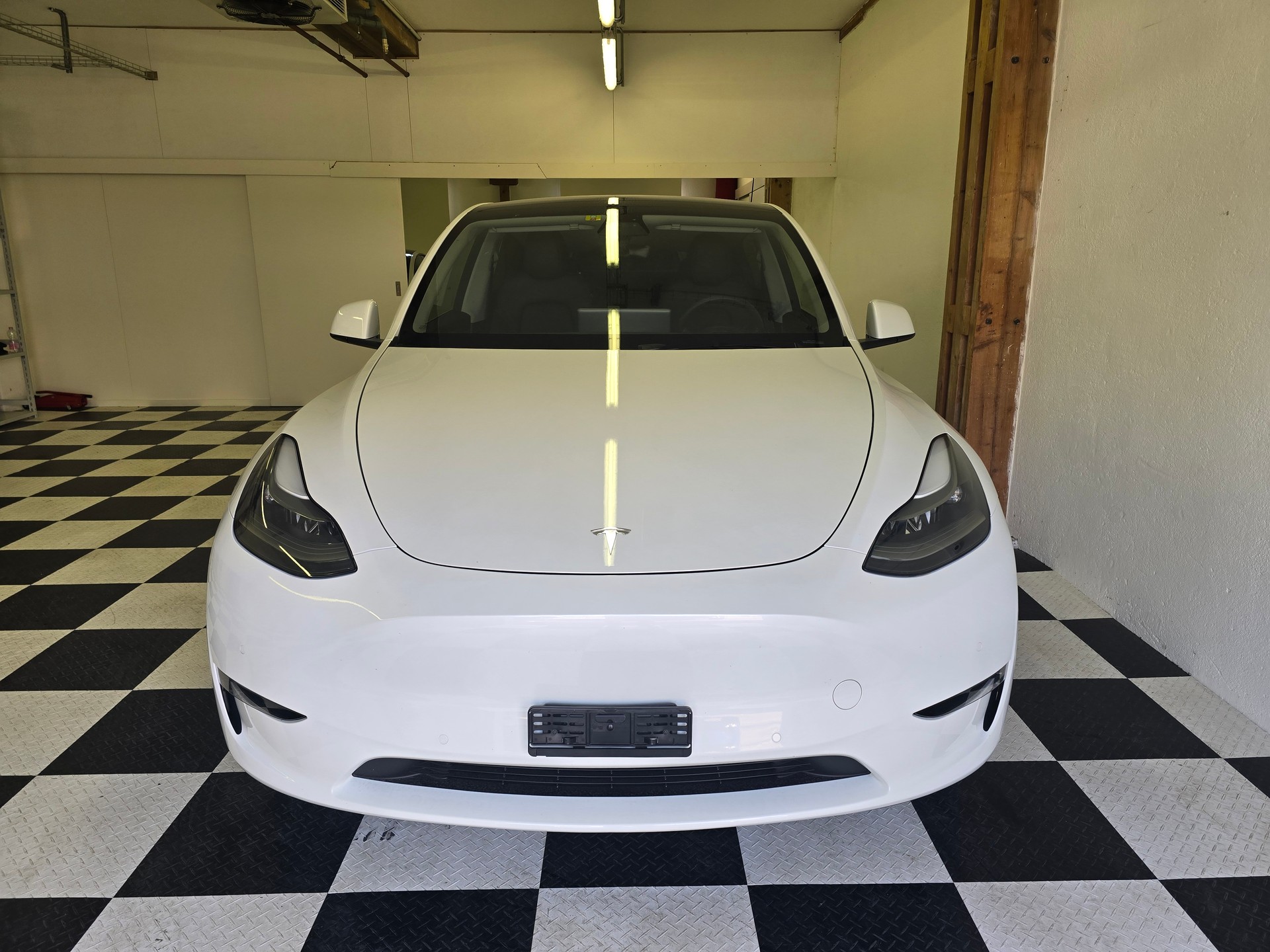 TESLA Model Y Long Range-image-1