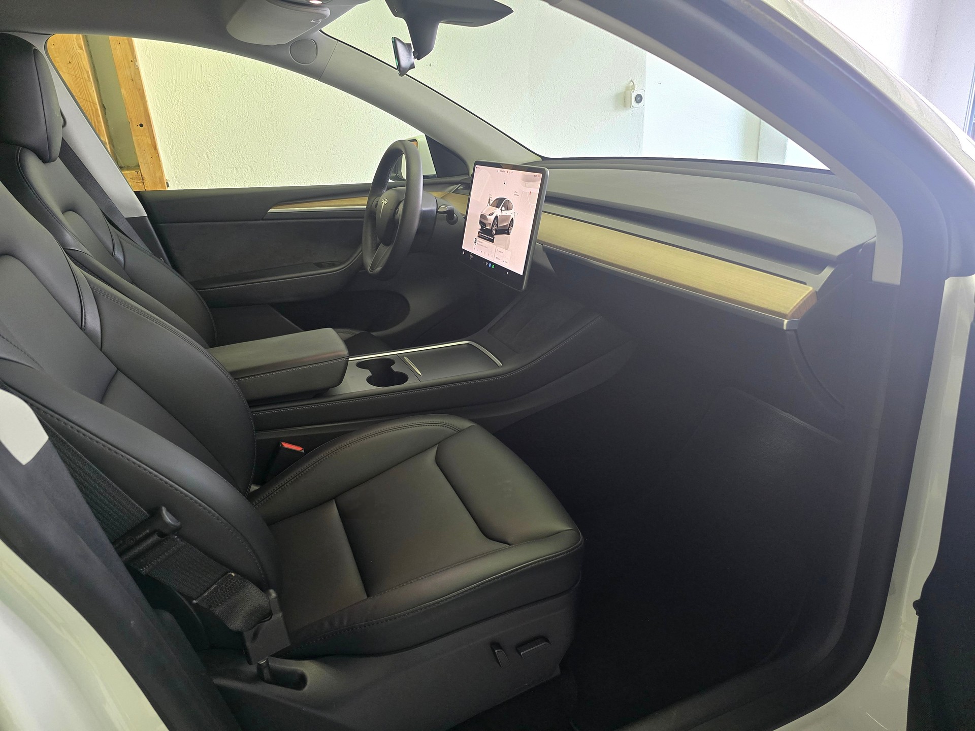 TESLA Model Y Long Range-image-7