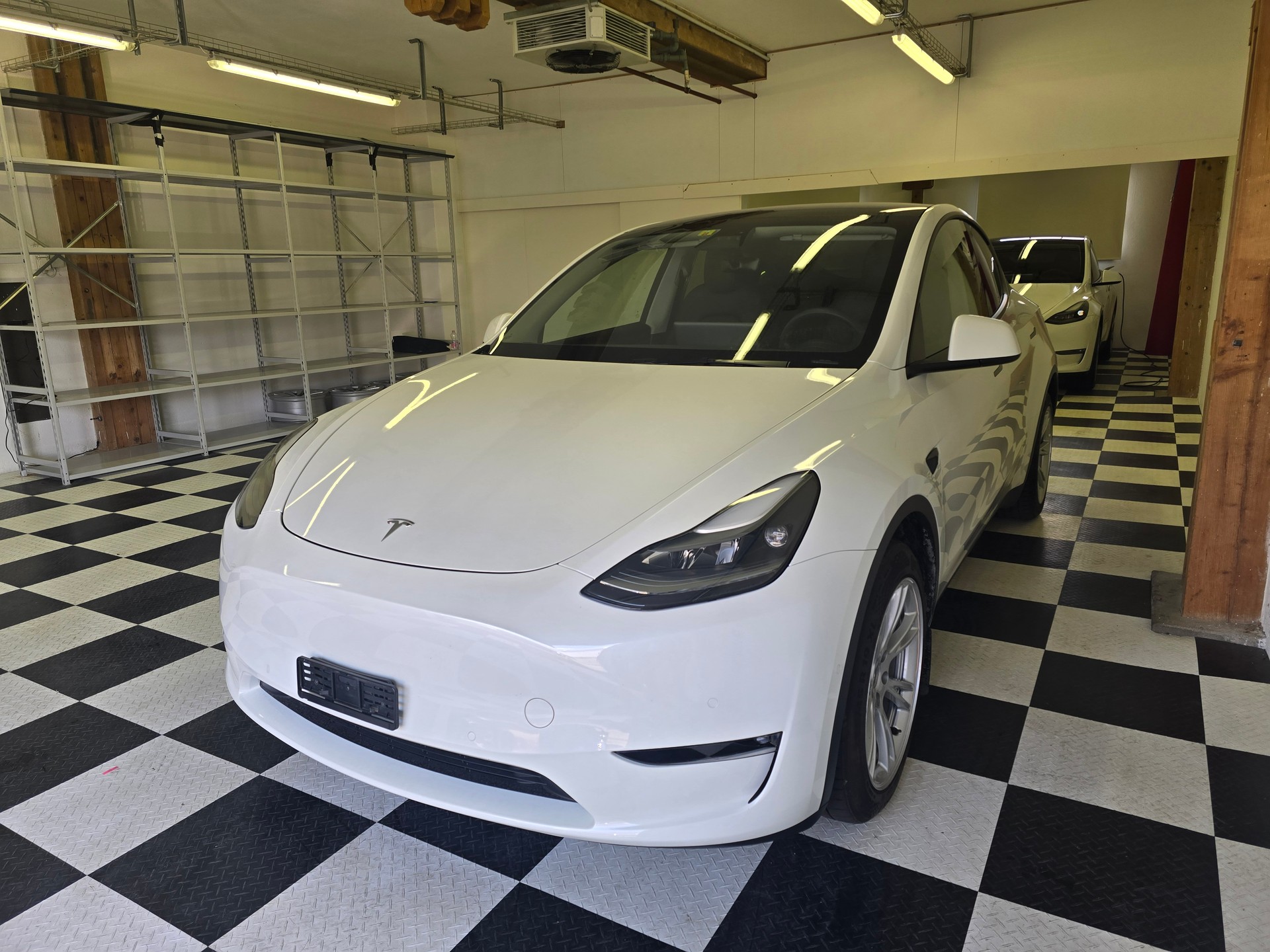 TESLA Model Y Long Range-image-0