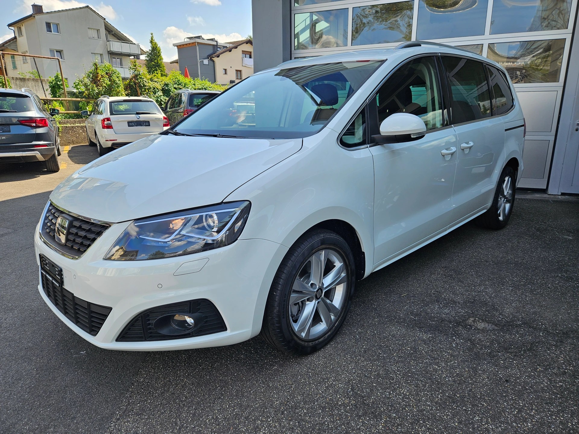 SEAT Alhambra 1.4 TSI DSG Xcellence-image-3