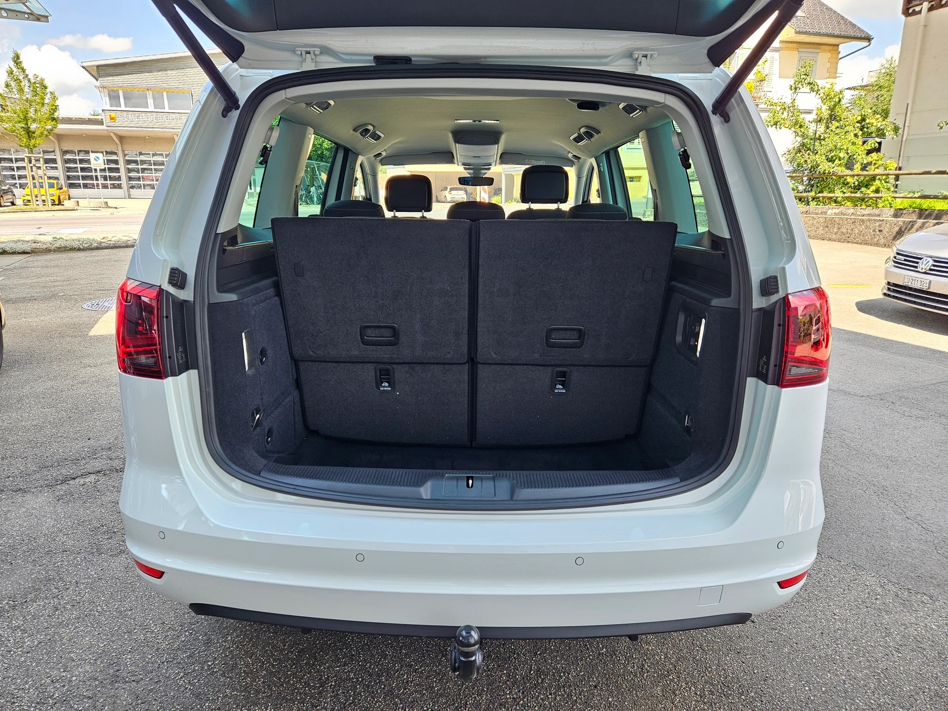 SEAT Alhambra 1.4 TSI DSG Xcellence-image-8