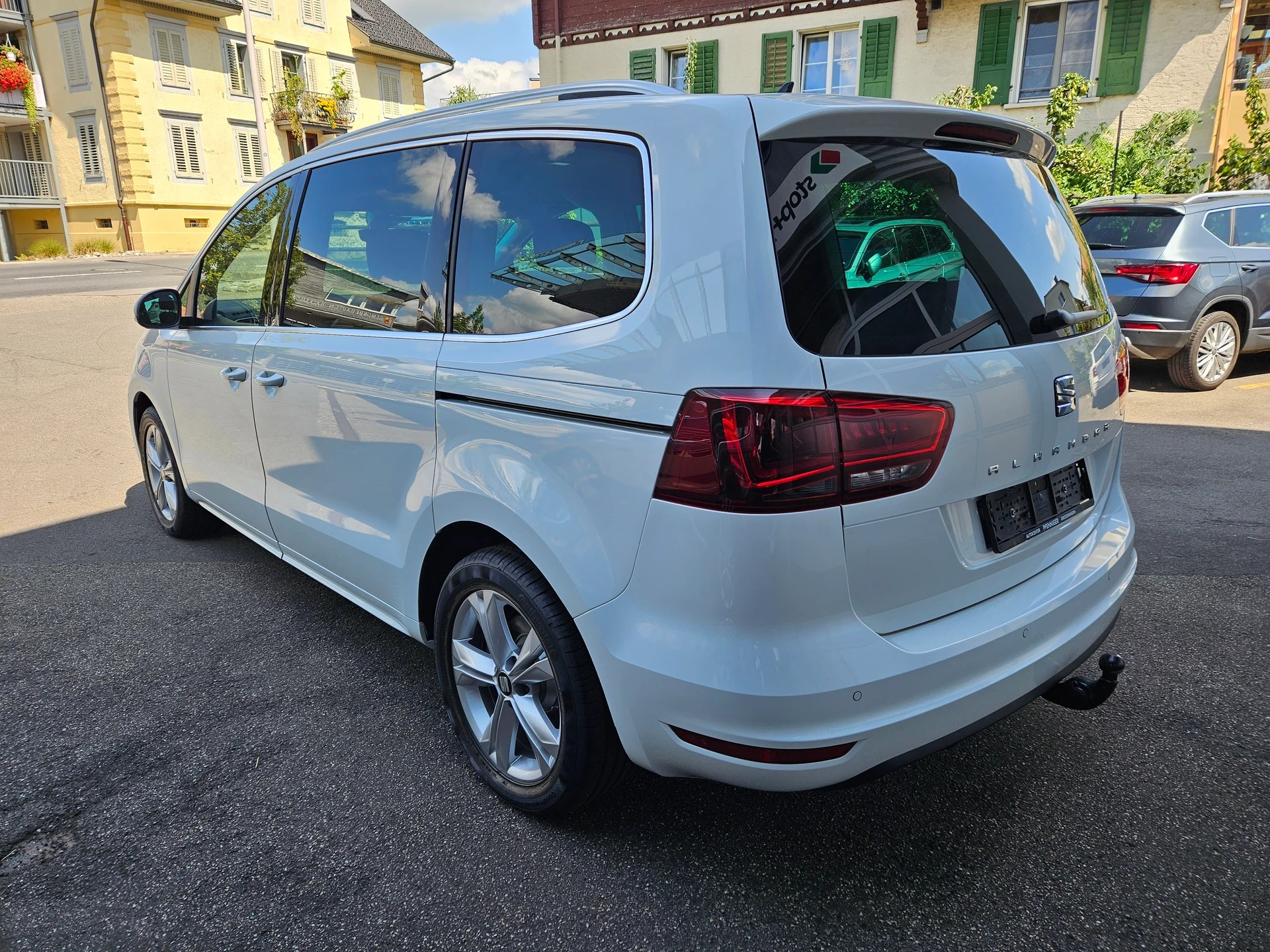 SEAT Alhambra 1.4 TSI DSG Xcellence-image-2