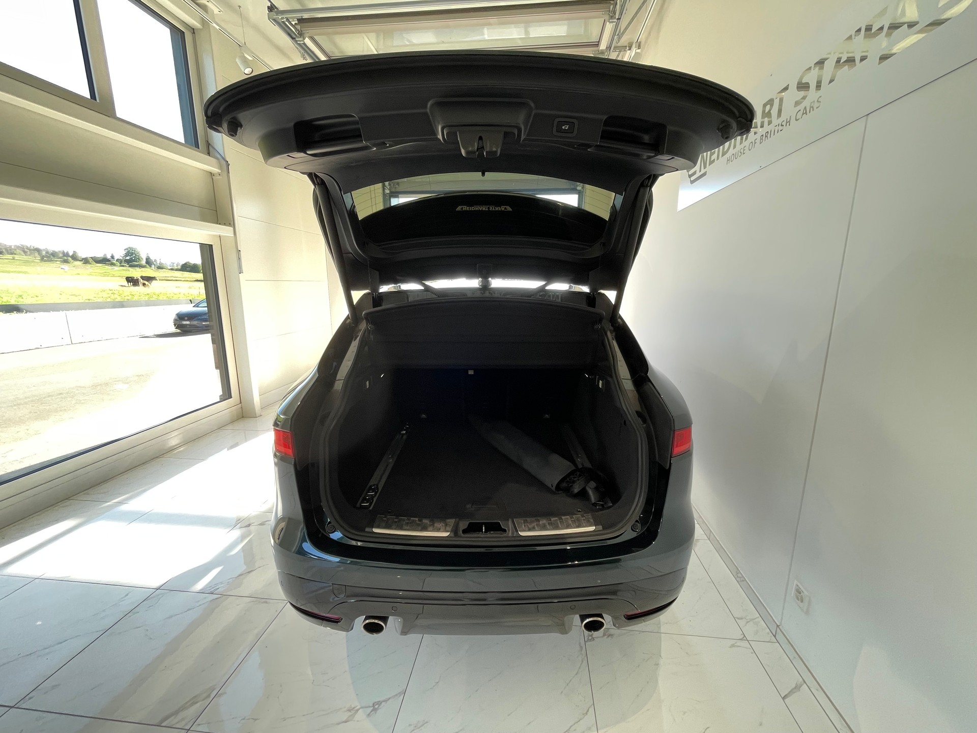 JAGUAR F-Pace 3.0 V6 S AWD Automatik-image-7