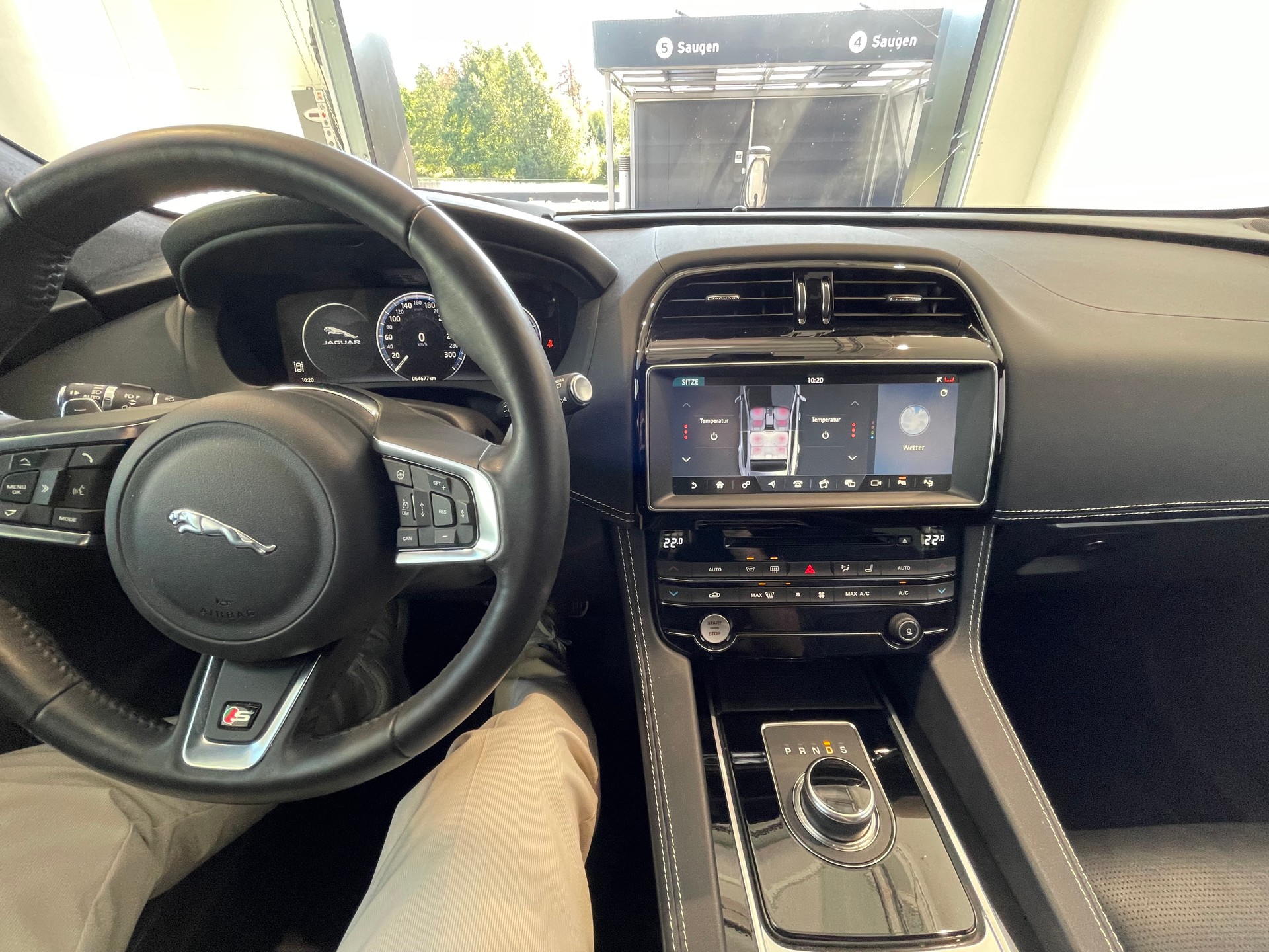 JAGUAR F-Pace 3.0 V6 S AWD Automatik-image-9