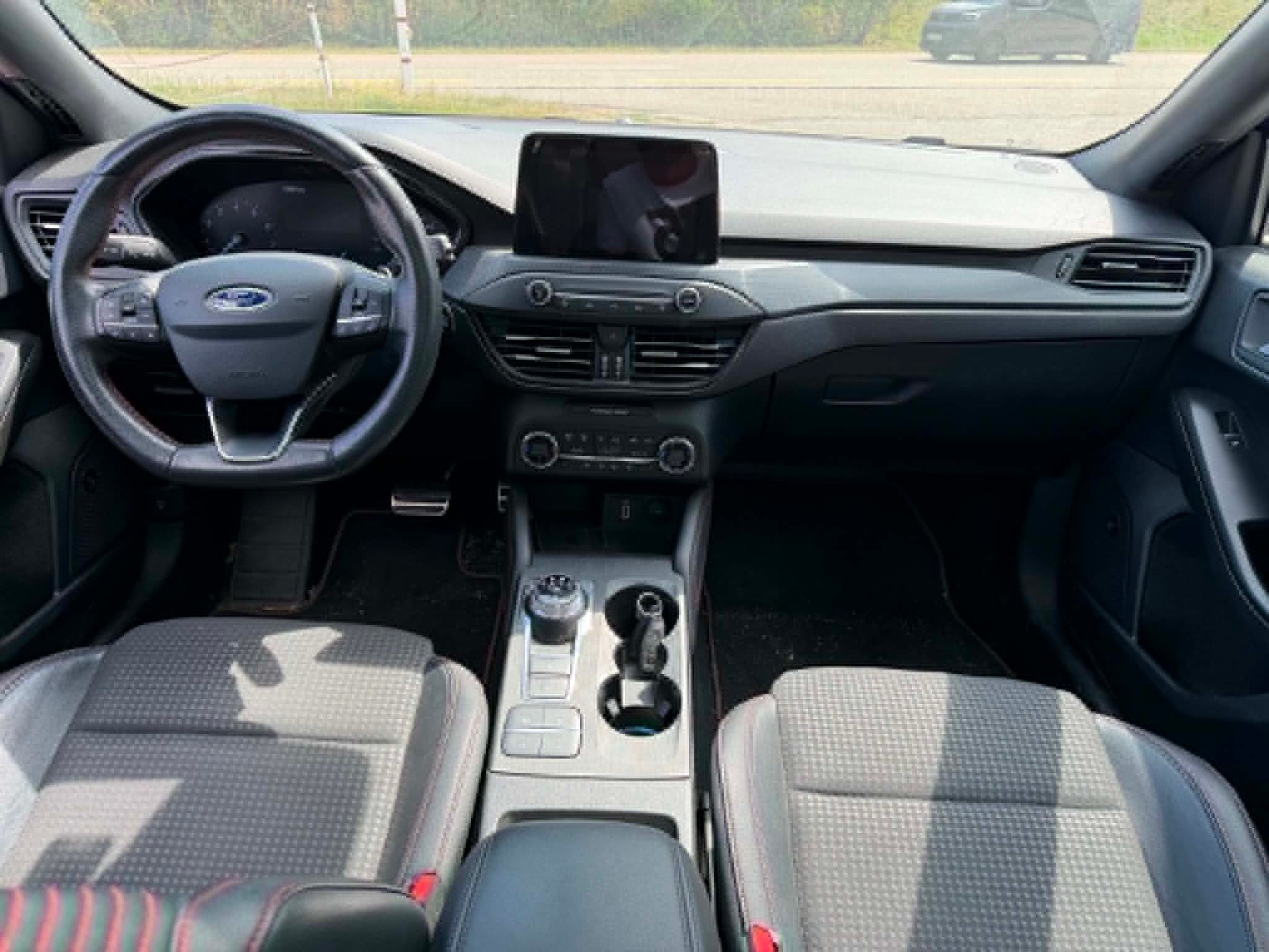 FORD Focus 1.5 SCTi Vignale Automatic-image-2