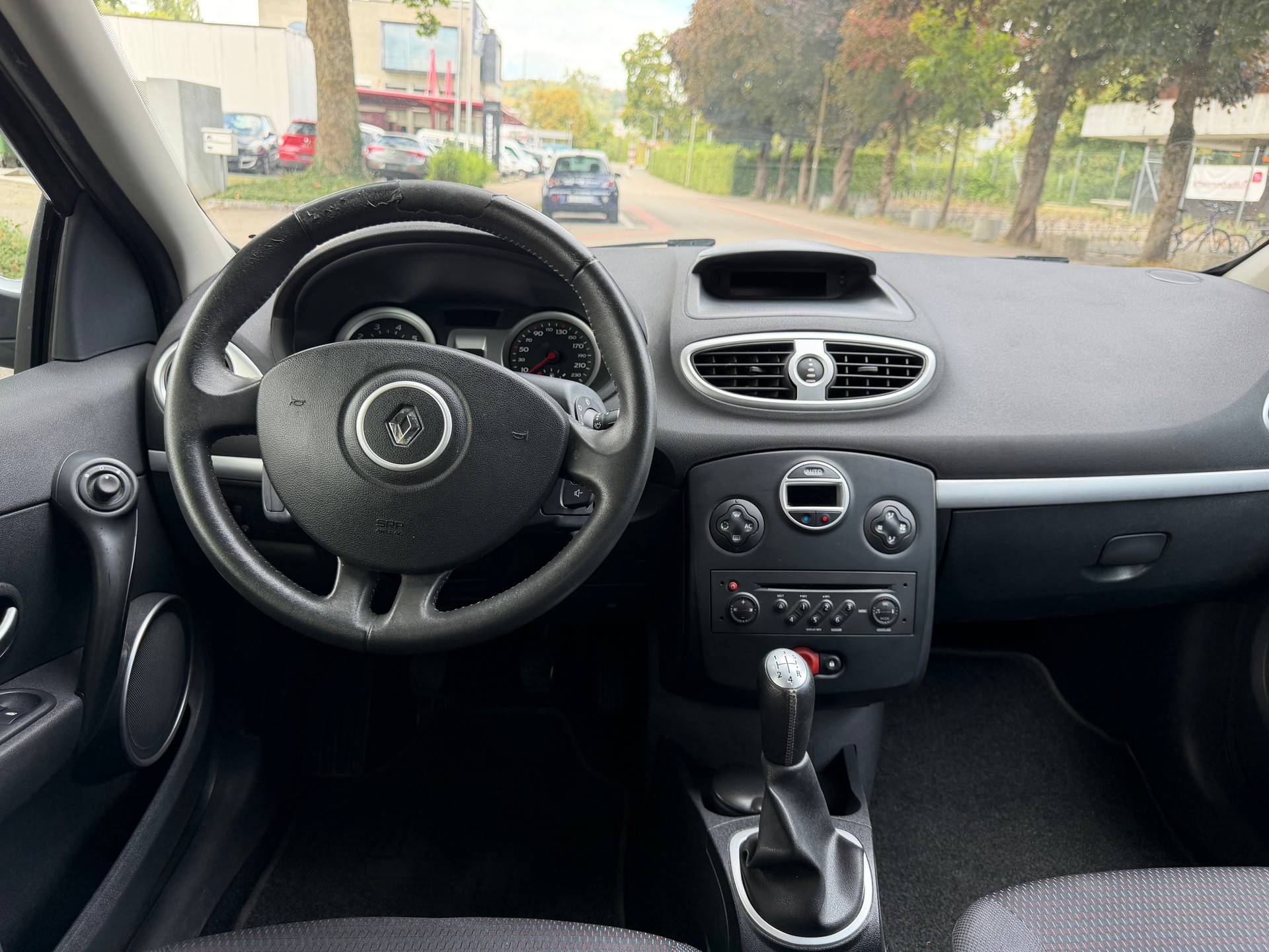 RENAULT Clio 1.2 16V Turbo Expression-image-10