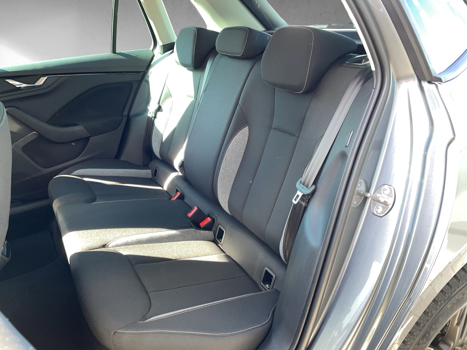 SKODA SKODA Kamiq Selection Loft-image-12