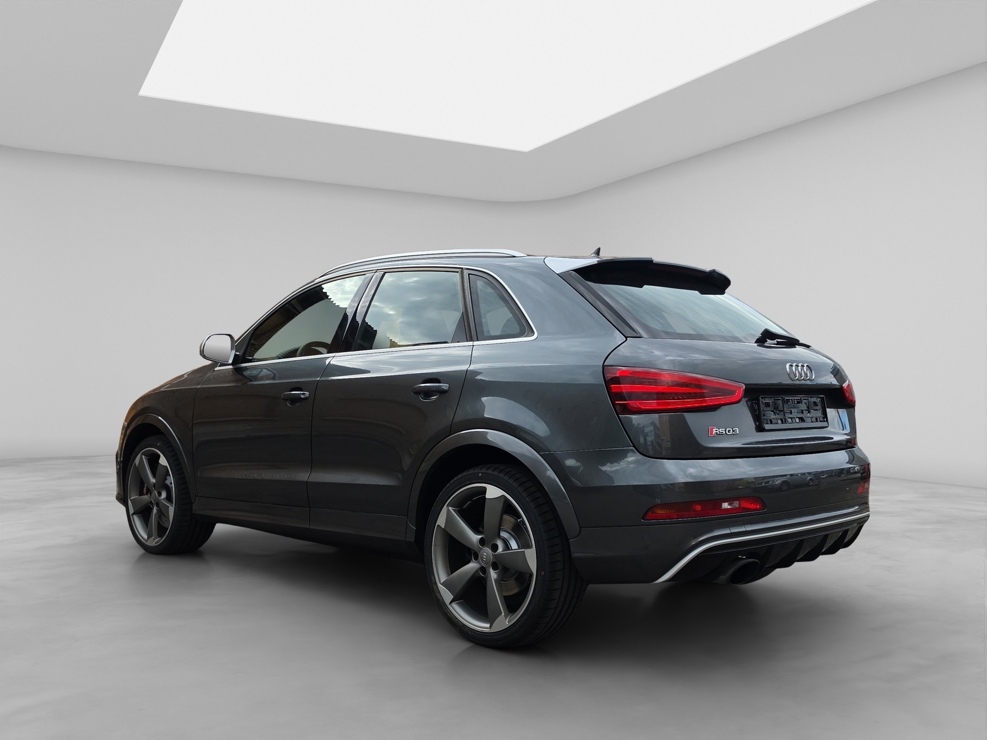AUDI RS Q3 2.5 TFSI quattro S-tronic-image-3