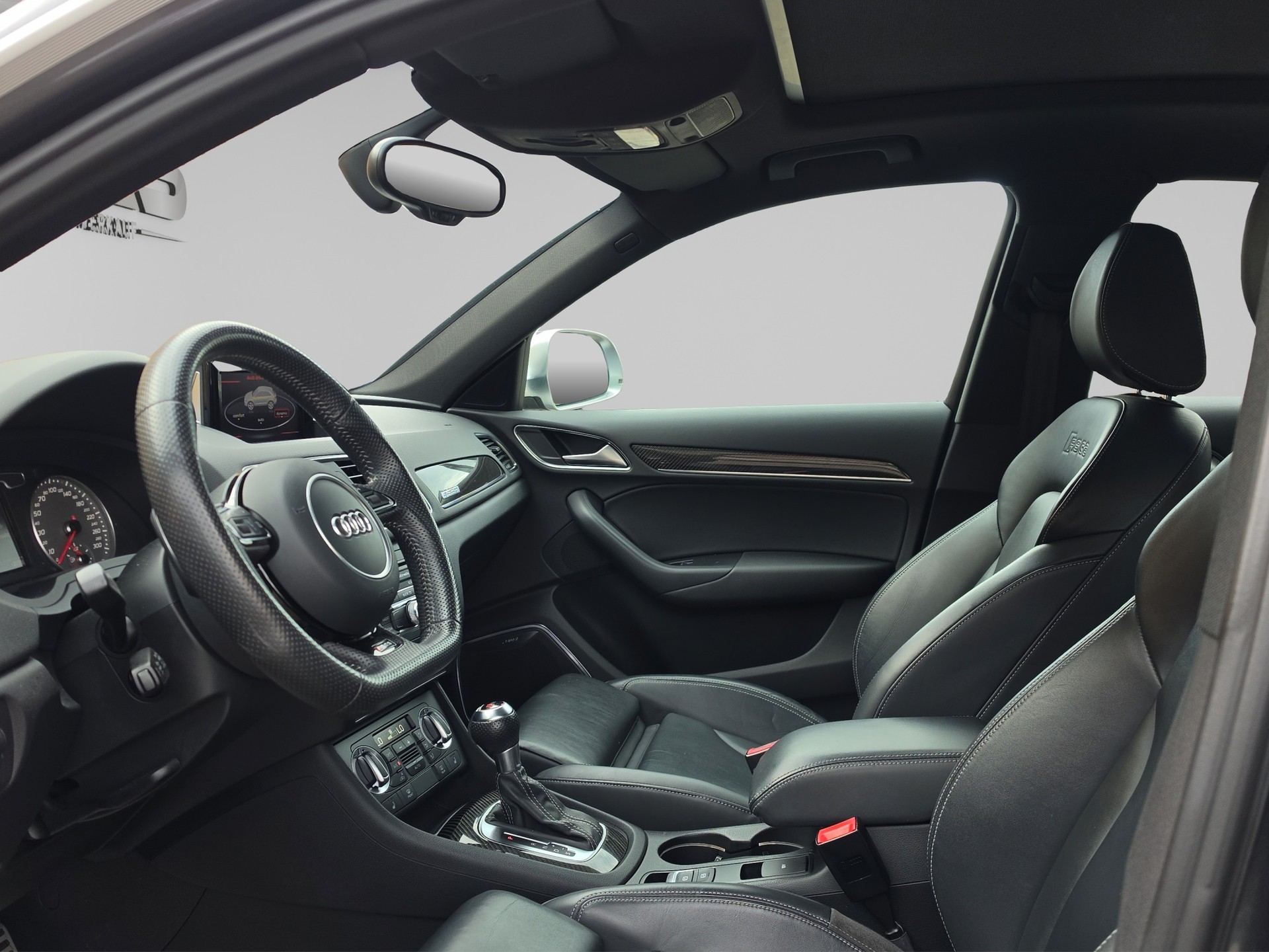 AUDI RS Q3 2.5 TFSI quattro S-tronic-image-8