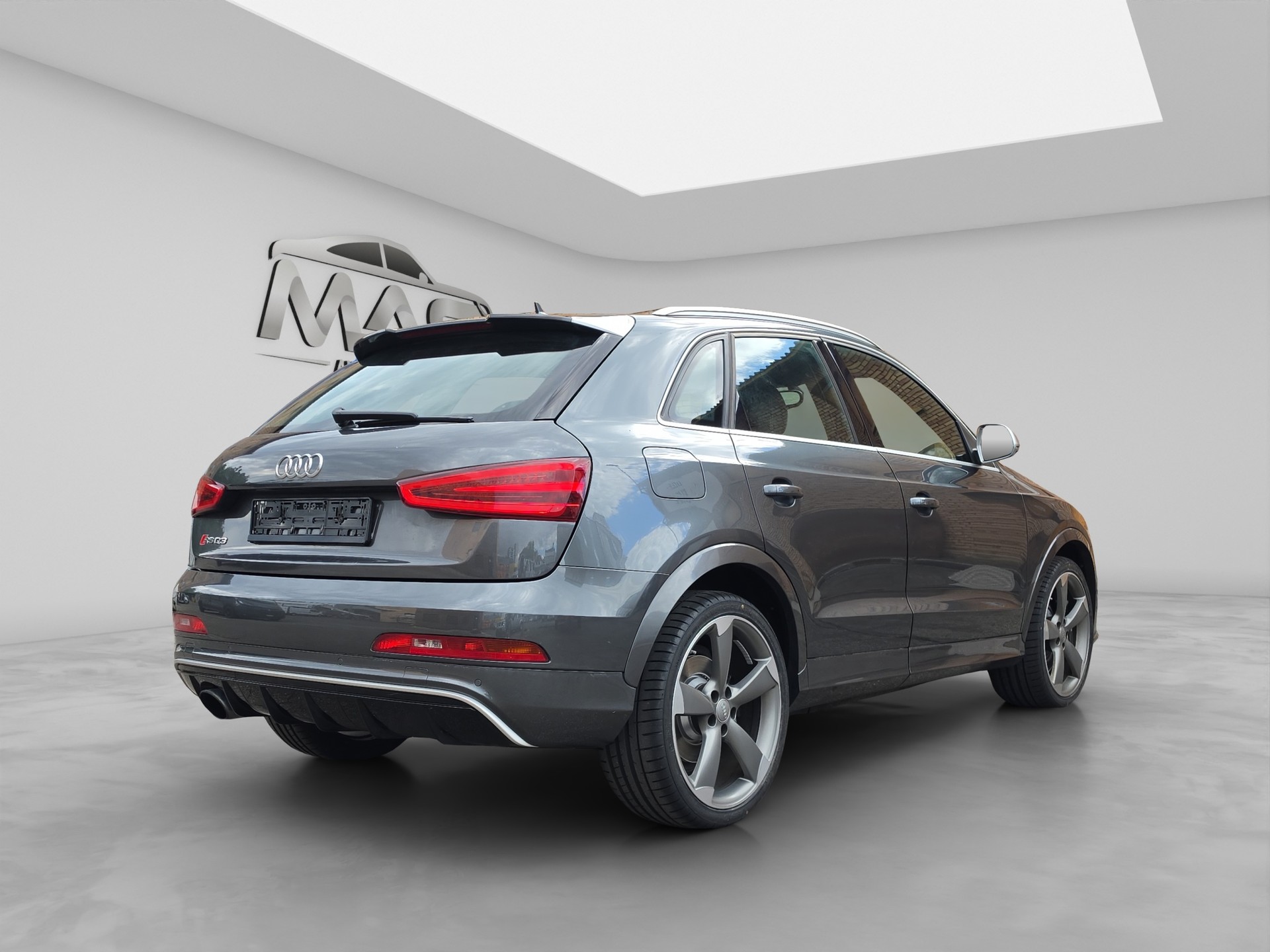 AUDI RS Q3 2.5 TFSI quattro S-tronic-image-5