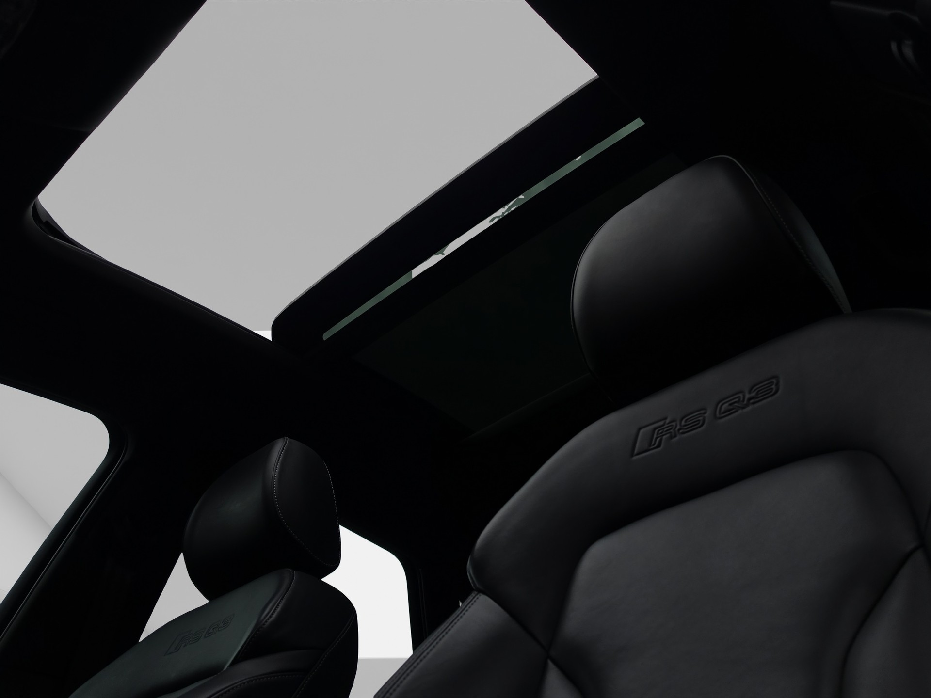 AUDI RS Q3 2.5 TFSI quattro S-tronic-image-12