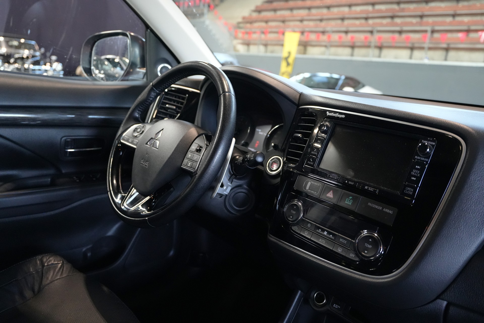 MITSUBISHI Outlander 2.0 Diamond 4WD CVT-image-11
