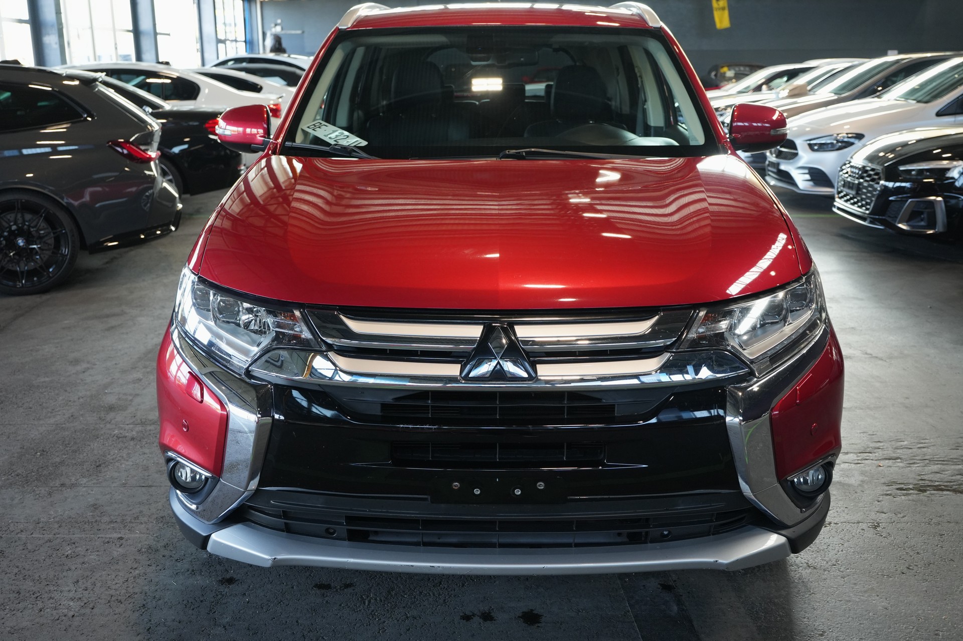 MITSUBISHI Outlander 2.0 Diamond 4WD CVT-image-1