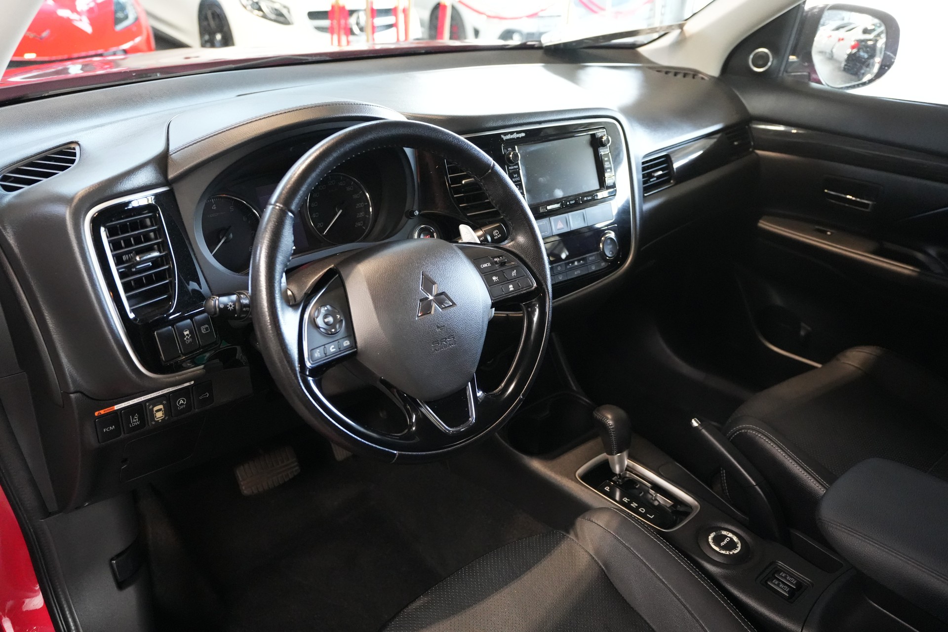 MITSUBISHI Outlander 2.0 Diamond 4WD CVT-image-7