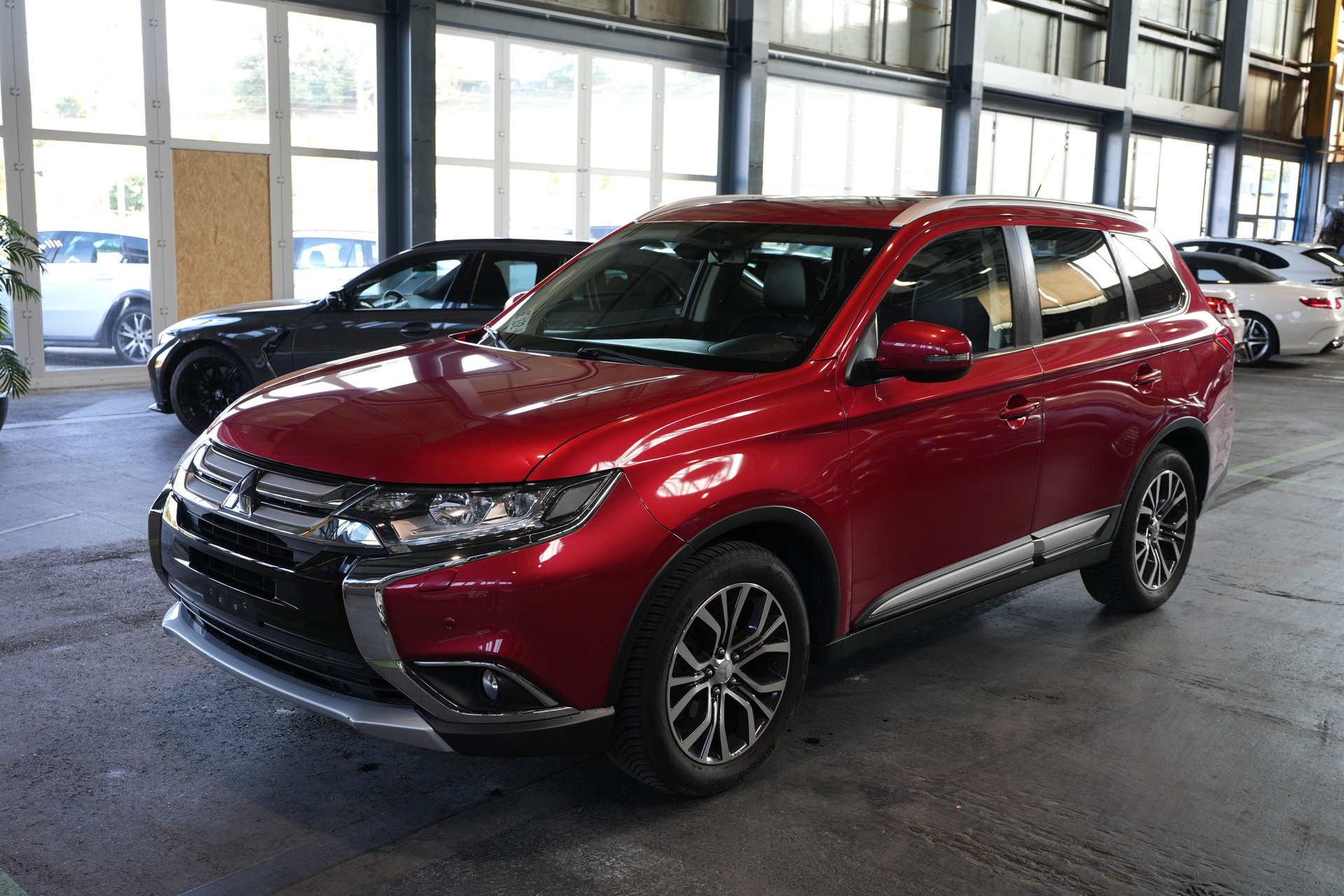 MITSUBISHI Outlander 2.0 Diamond 4WD CVT-image-0