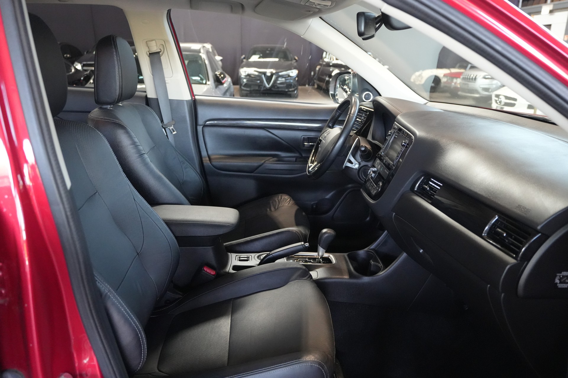 MITSUBISHI Outlander 2.0 Diamond 4WD CVT-image-10