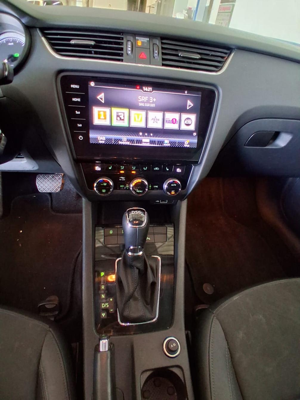 SKODA Octavia Combi 2.0 TDI 150 Style DSG-image-10