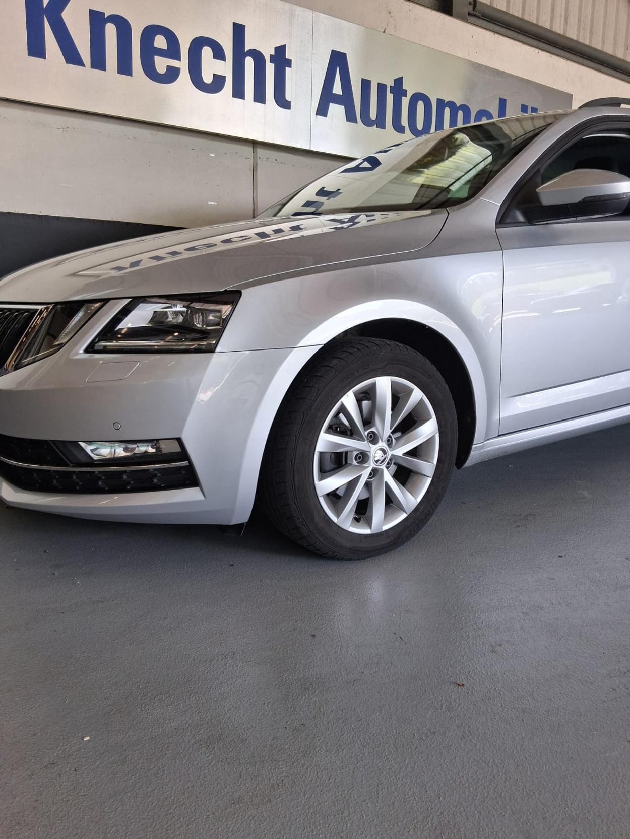 SKODA Octavia Combi 2.0 TDI 150 Style DSG-showroom-element-2